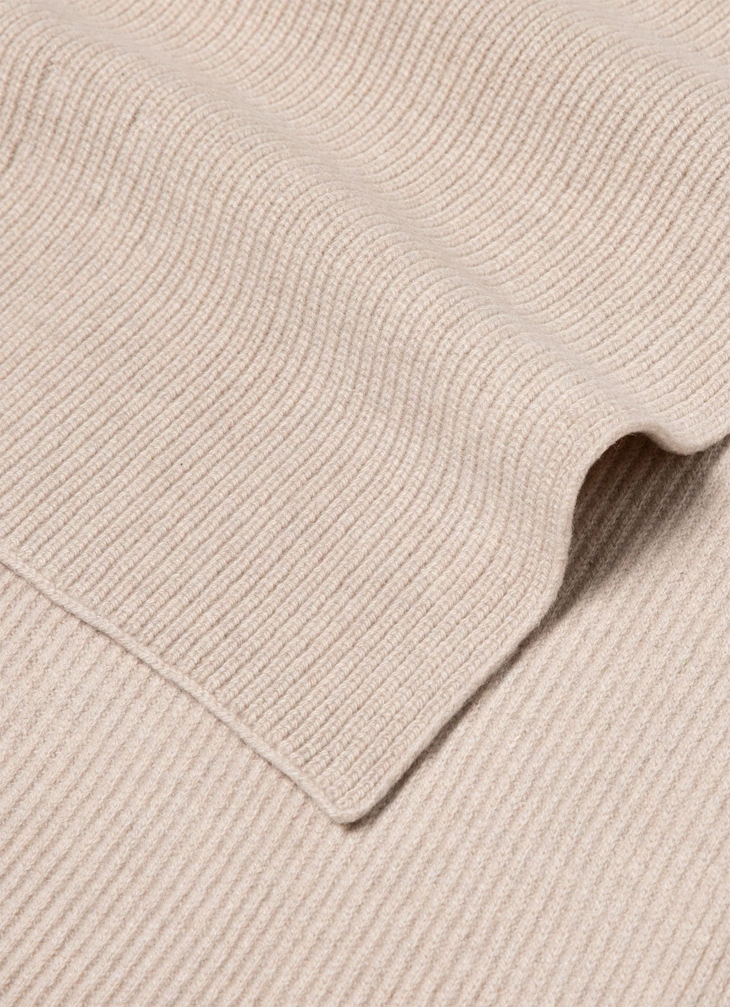 Cashmere Ribbed Scarf in Putty - Image 2