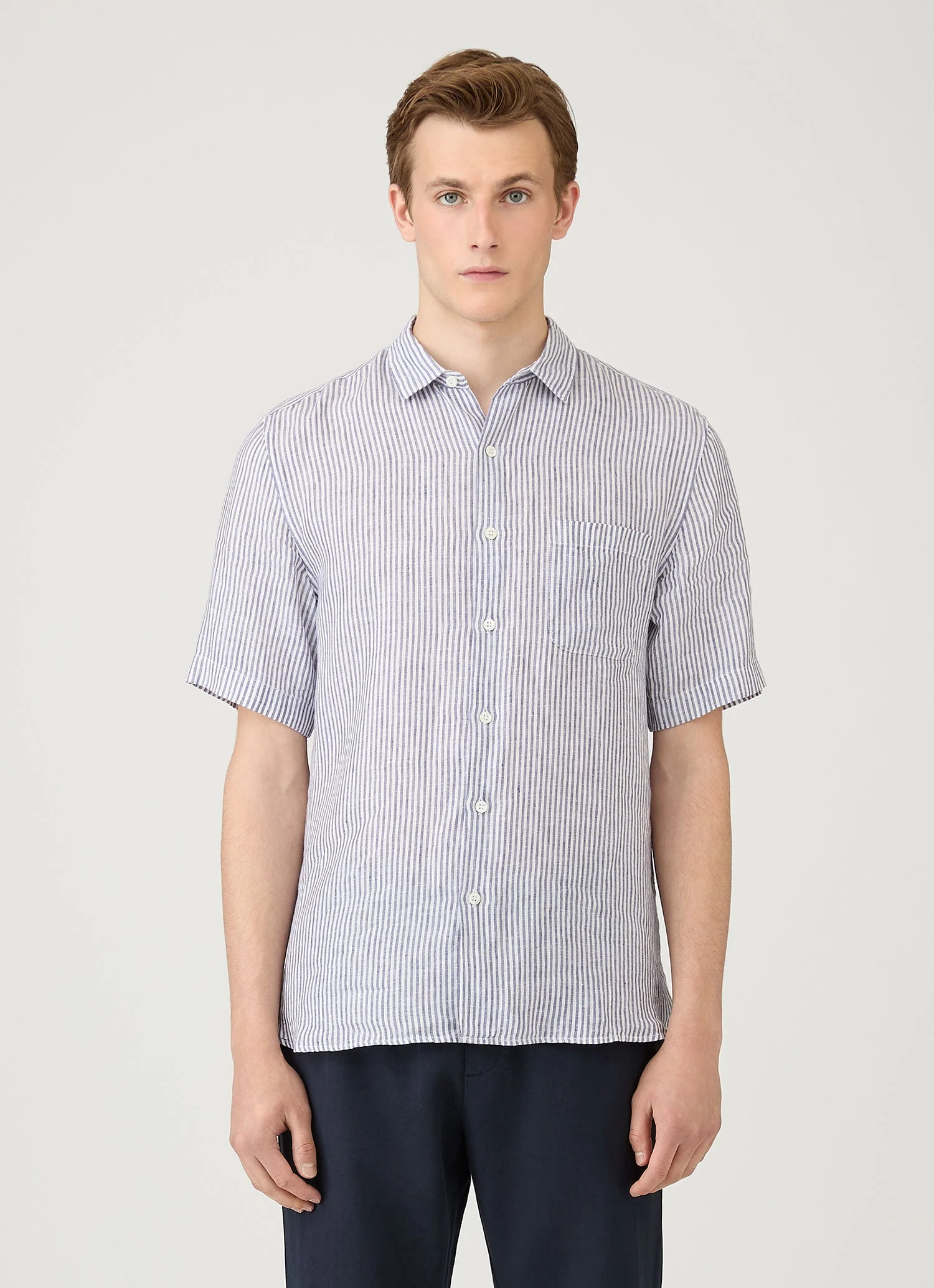 Men's Short Sleeve Linen Shirt in Navy/White - Image 2