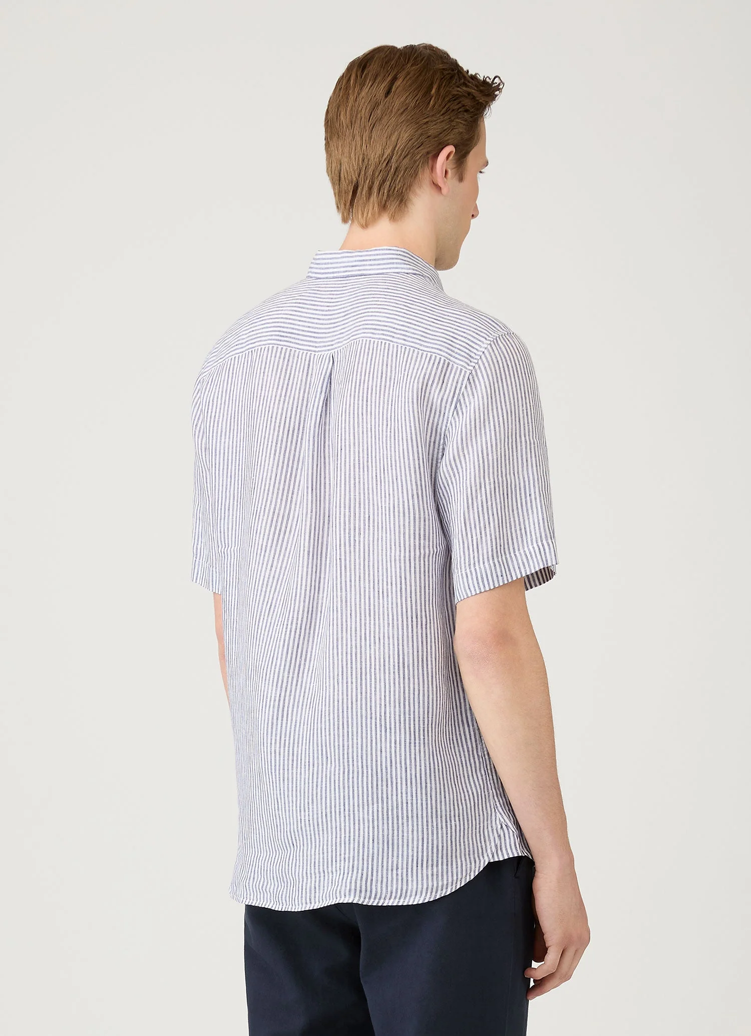 Men's Short Sleeve Linen Shirt in Navy/White - Image 5