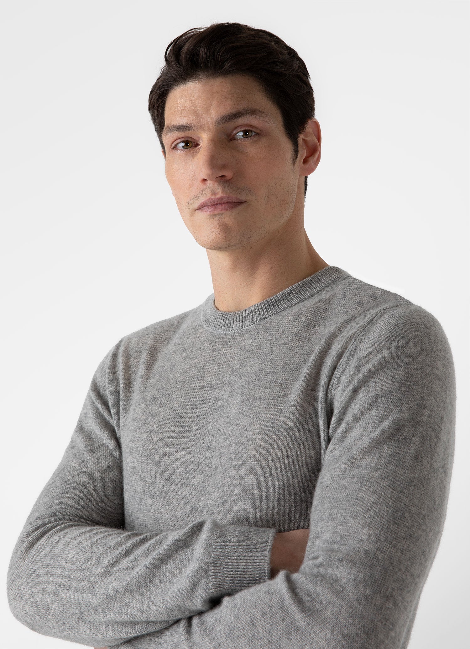 Men's Cashmere Crew Neck Jumper in Grey Melange - Image 5