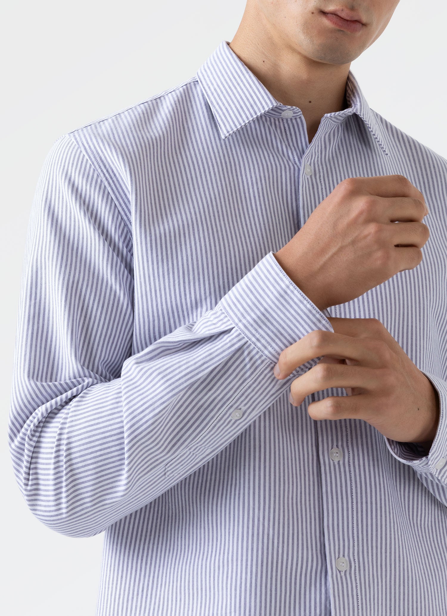 Men's Oxford Stripe Shirt in White/Navy Oxford Stripe - Image 6