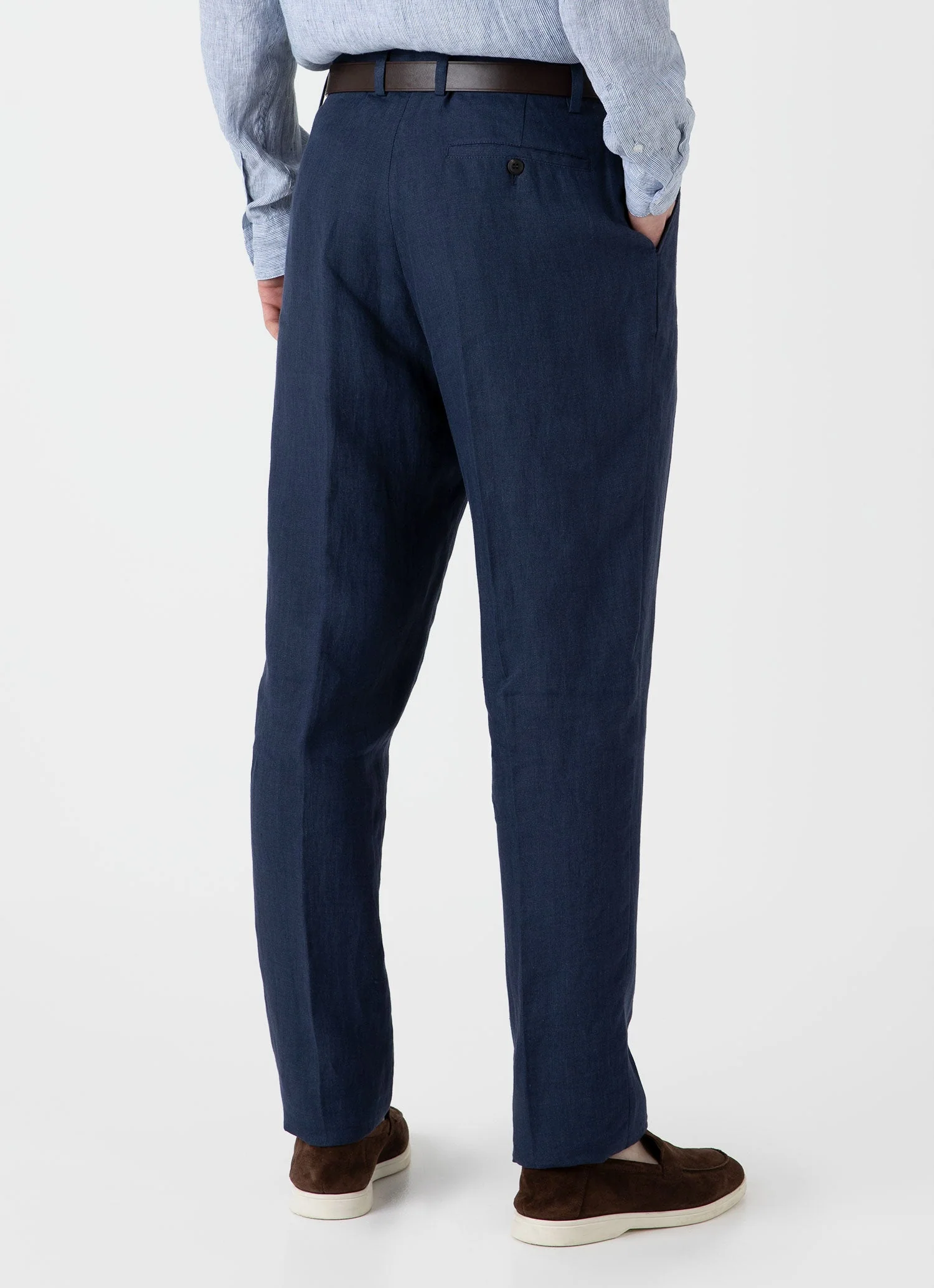 Men's Pleated Linen Trouser in Light Navy - Image 5