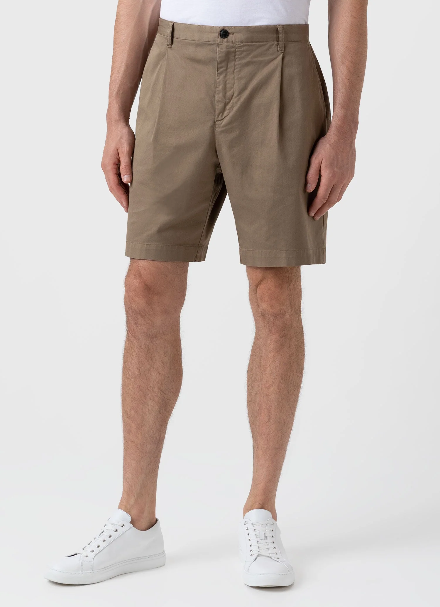 Men's Pleated Twill Short in Dark Stone - Image 3