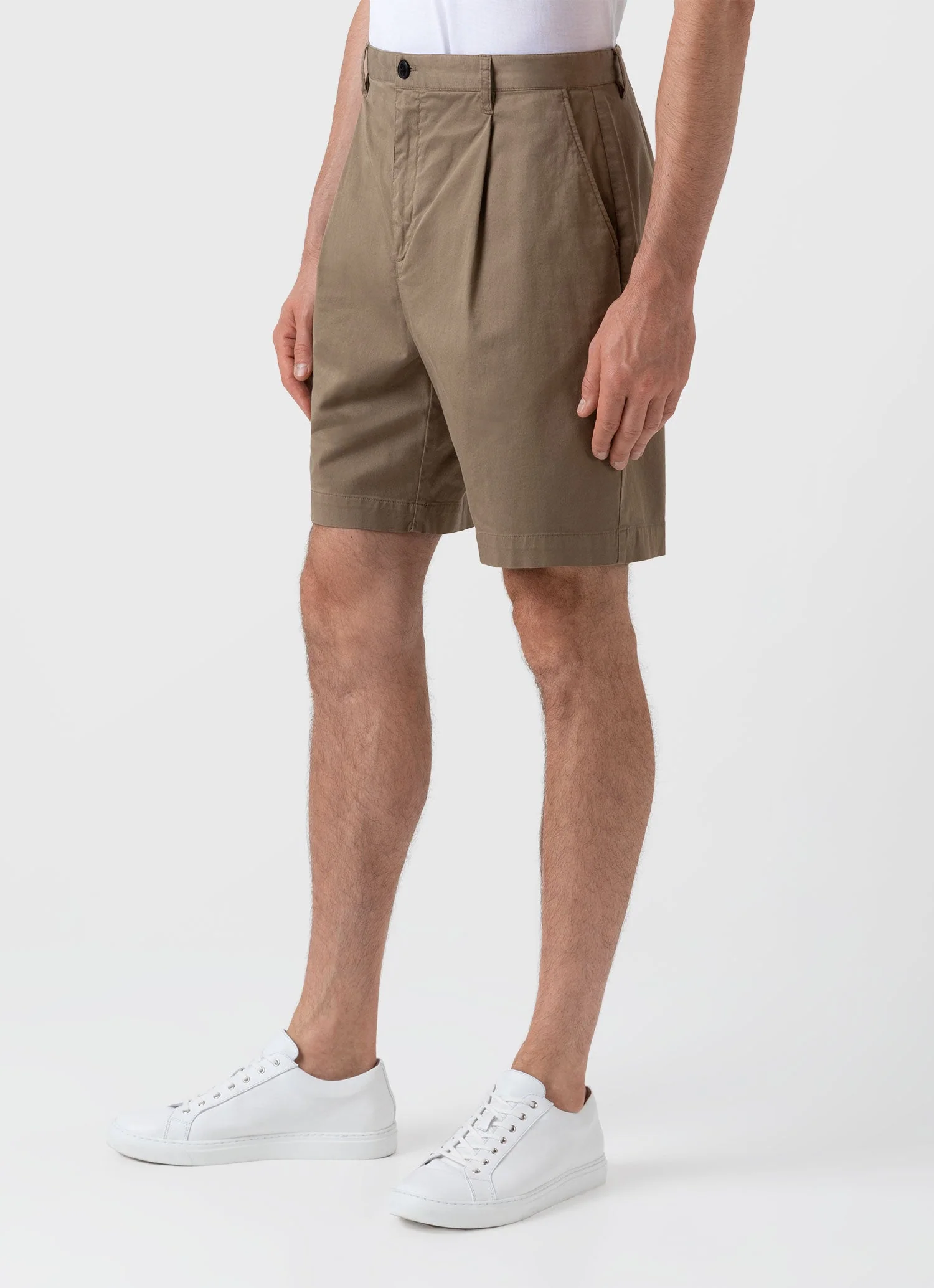 Men's Pleated Twill Short in Dark Stone - Image 5