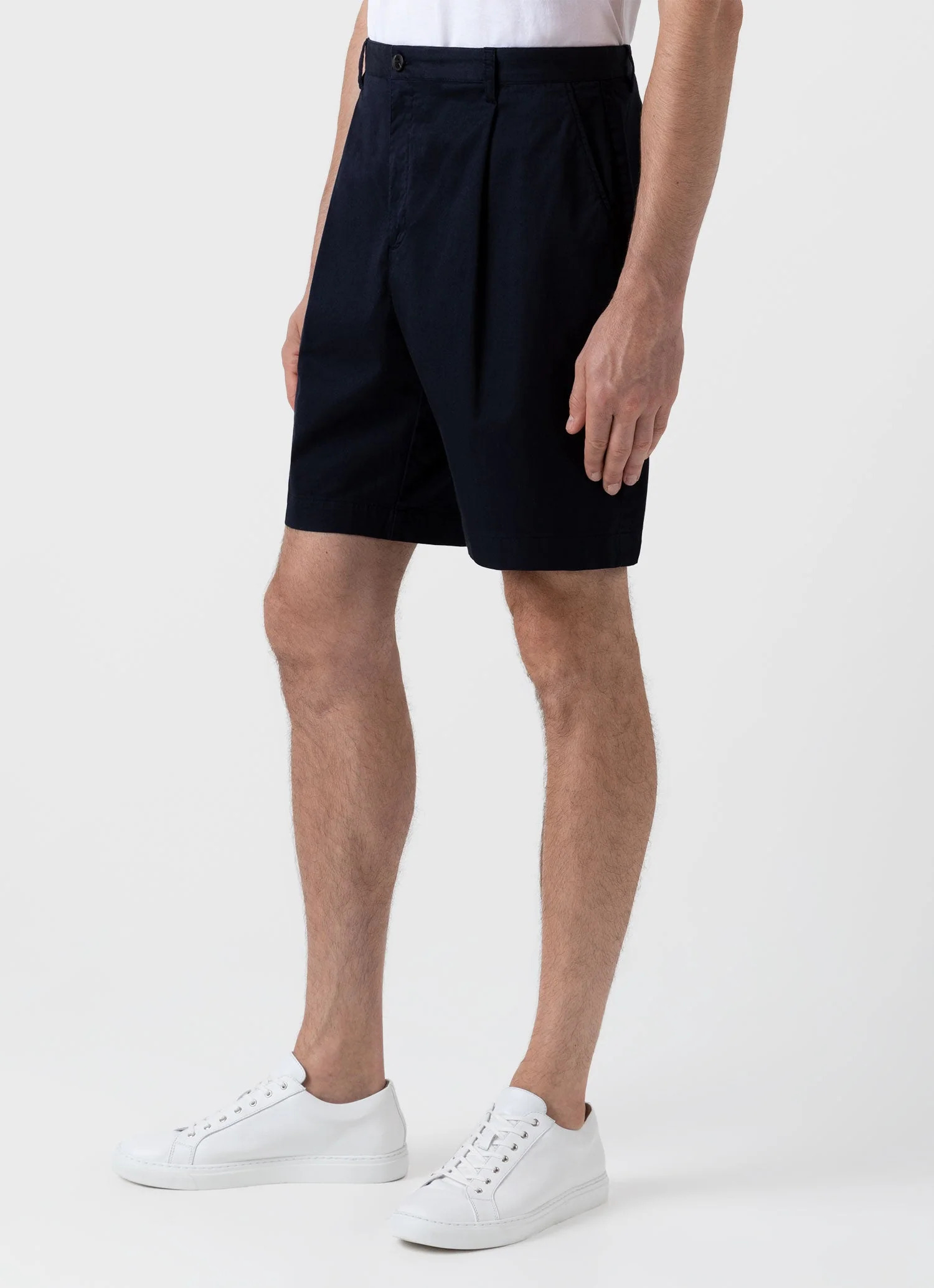 Men's Pleated Twill Short in Navy - Image 5