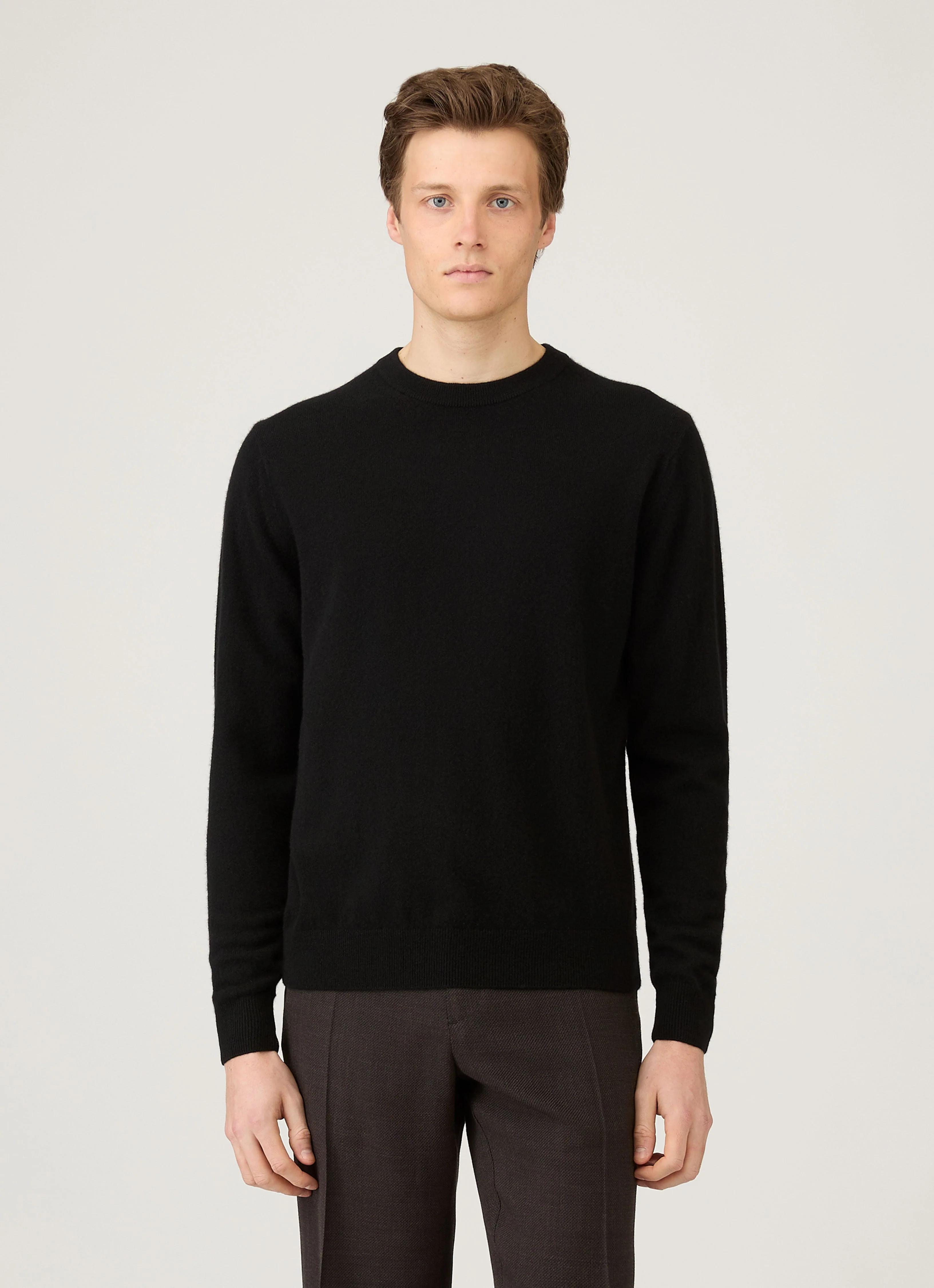 Men's Cashmere Crew Neck Jumper in Black - Image 2