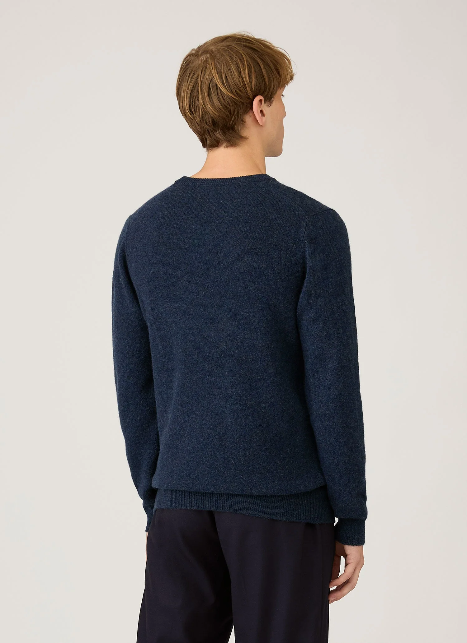Men's Cashmere Crew Neck Jumper in Navy Melange - Image 4