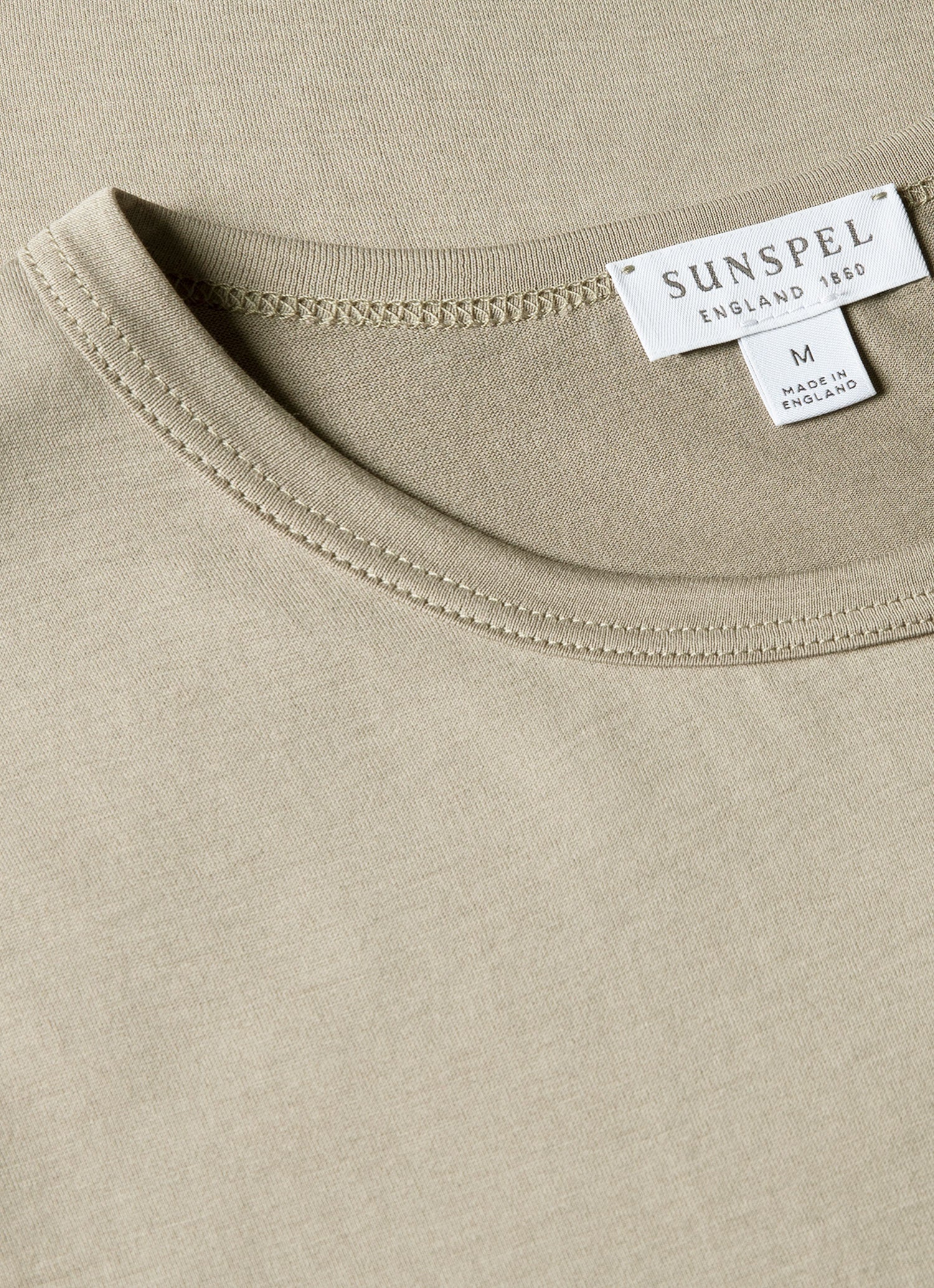 Men's Classic T-shirt in Fog - Image 4