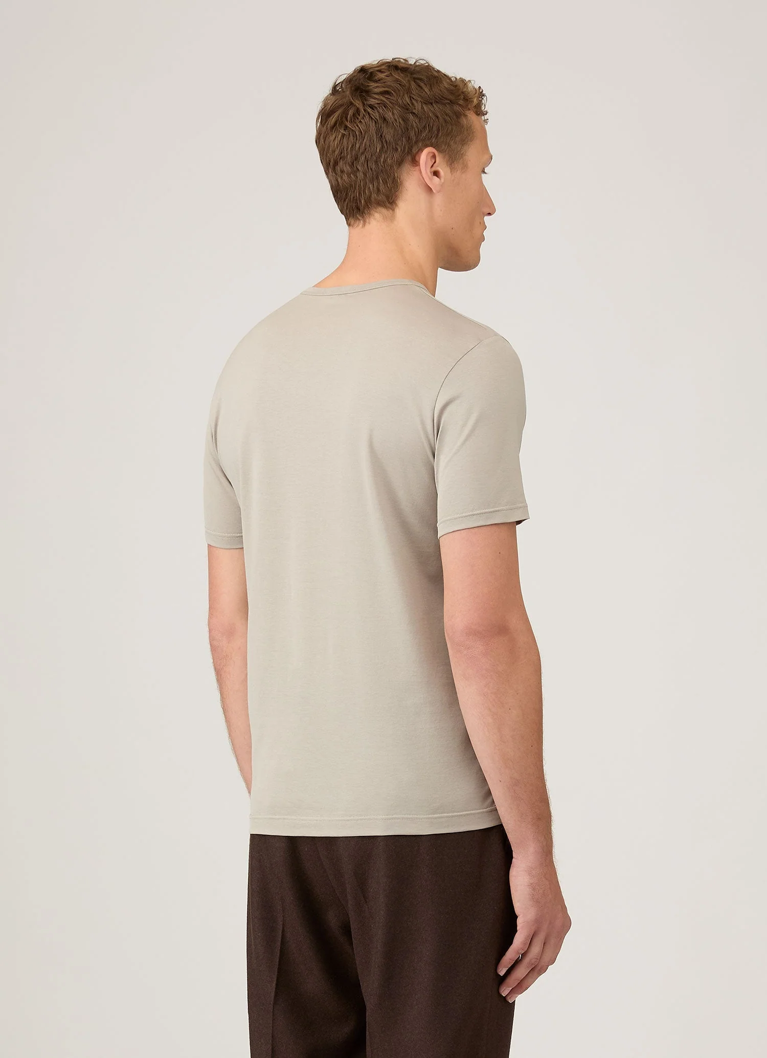 Men's Classic T-shirt in Fog - Image 5