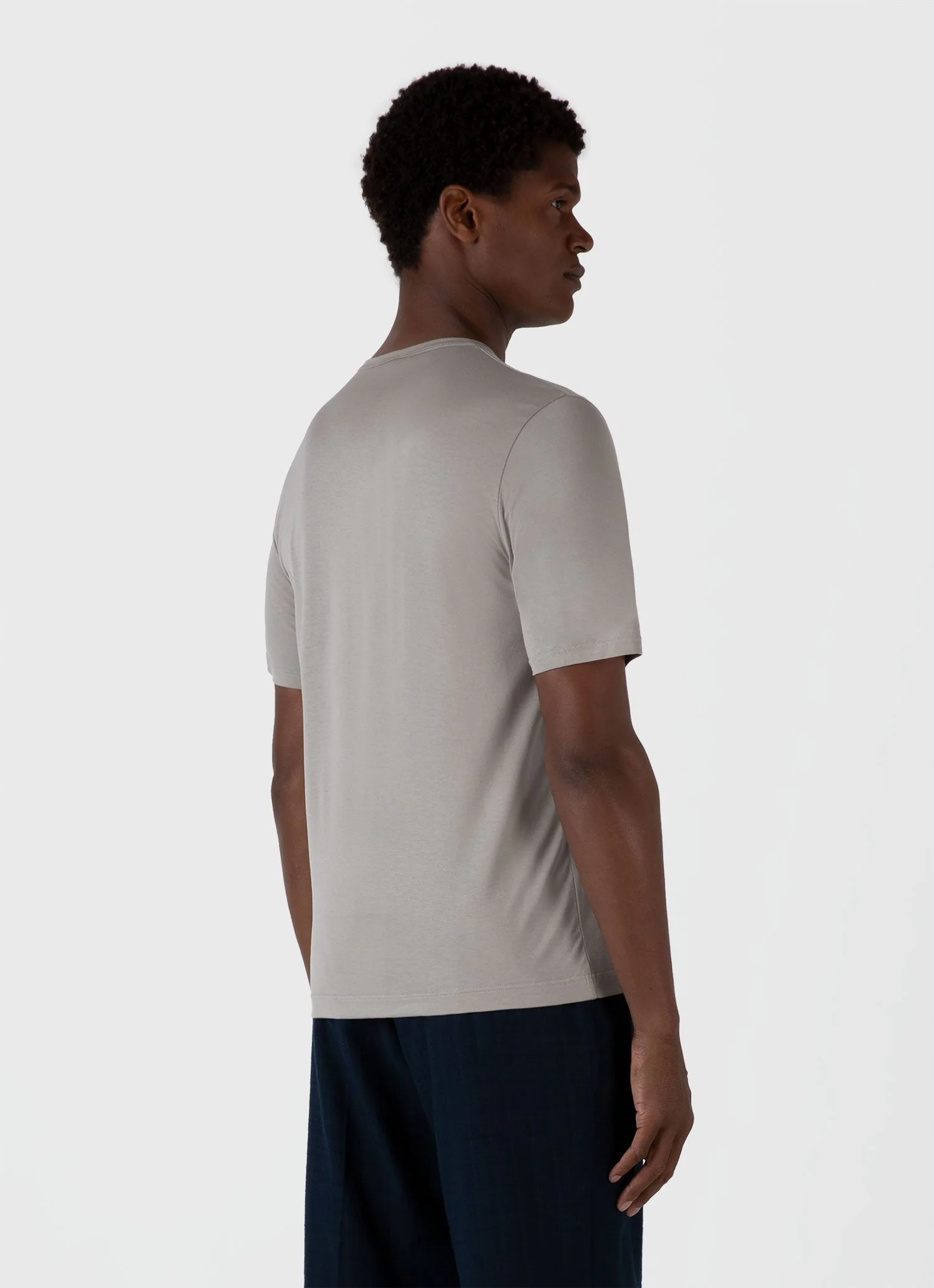 Men's Classic T-shirt in Pewter - Image 5