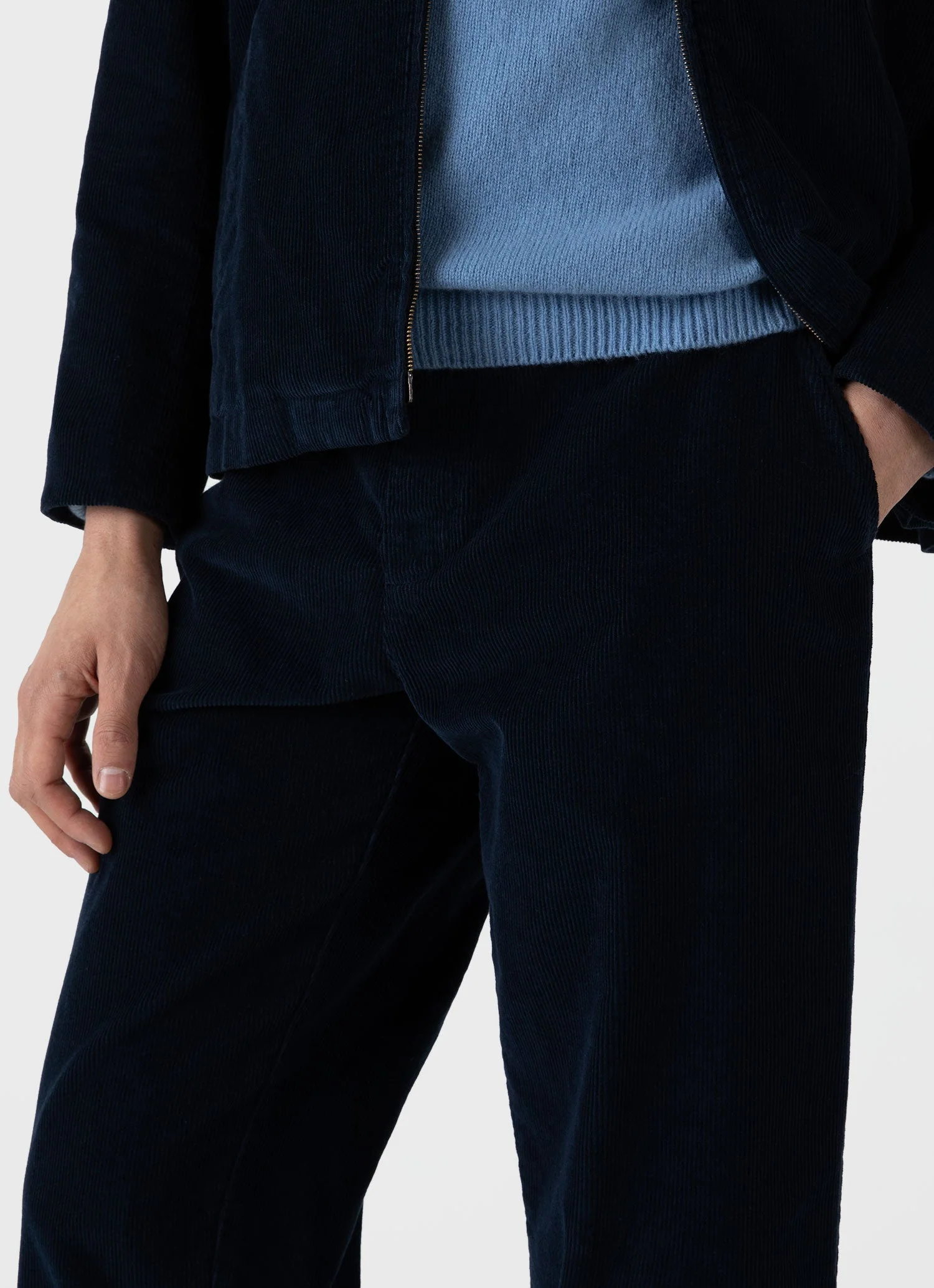 Men's Cord Chore Trouser in Navy - Image 6