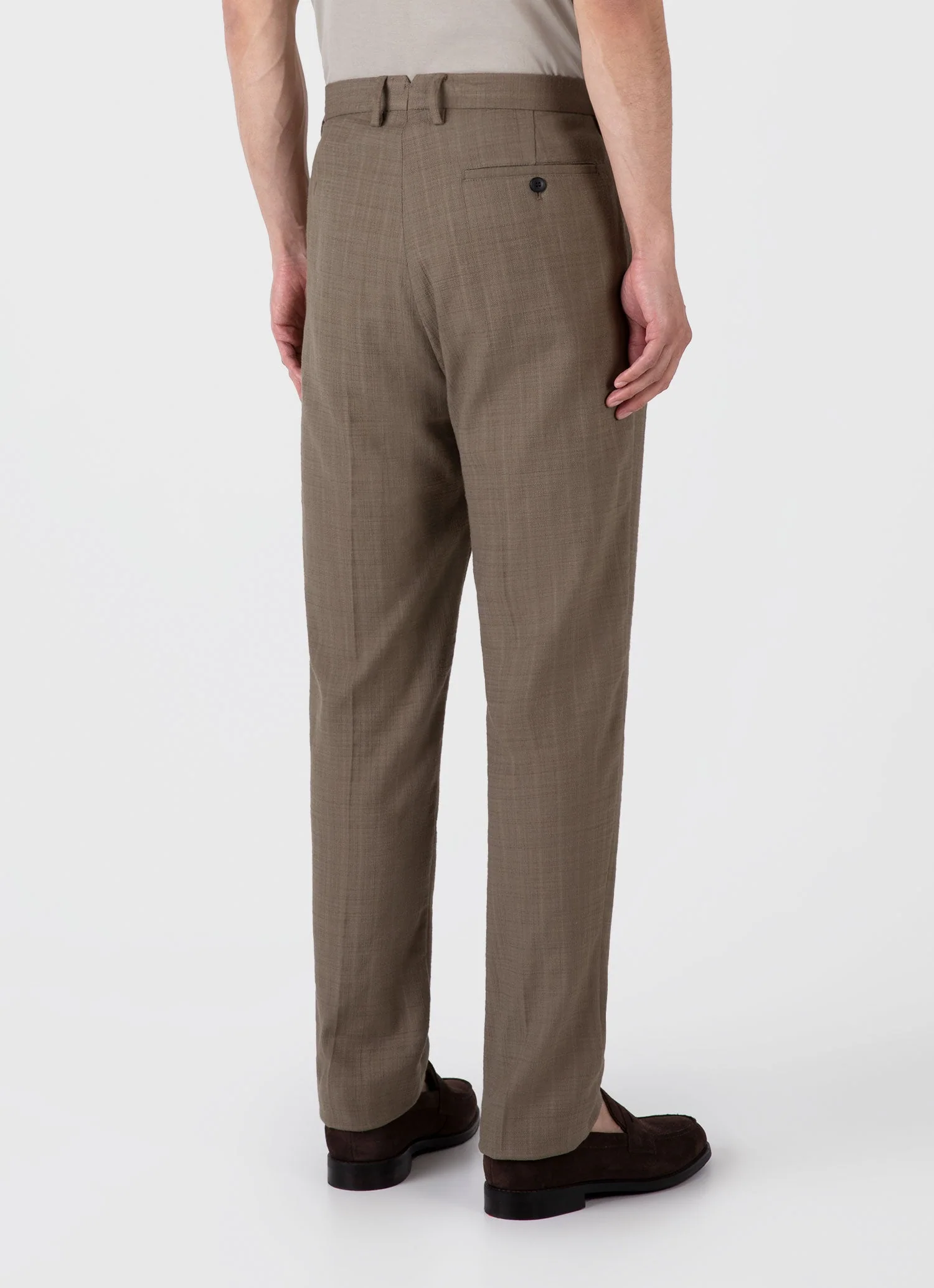 Men's Cotton Raffia Pleat Trouser in Dark Stone - Image 5