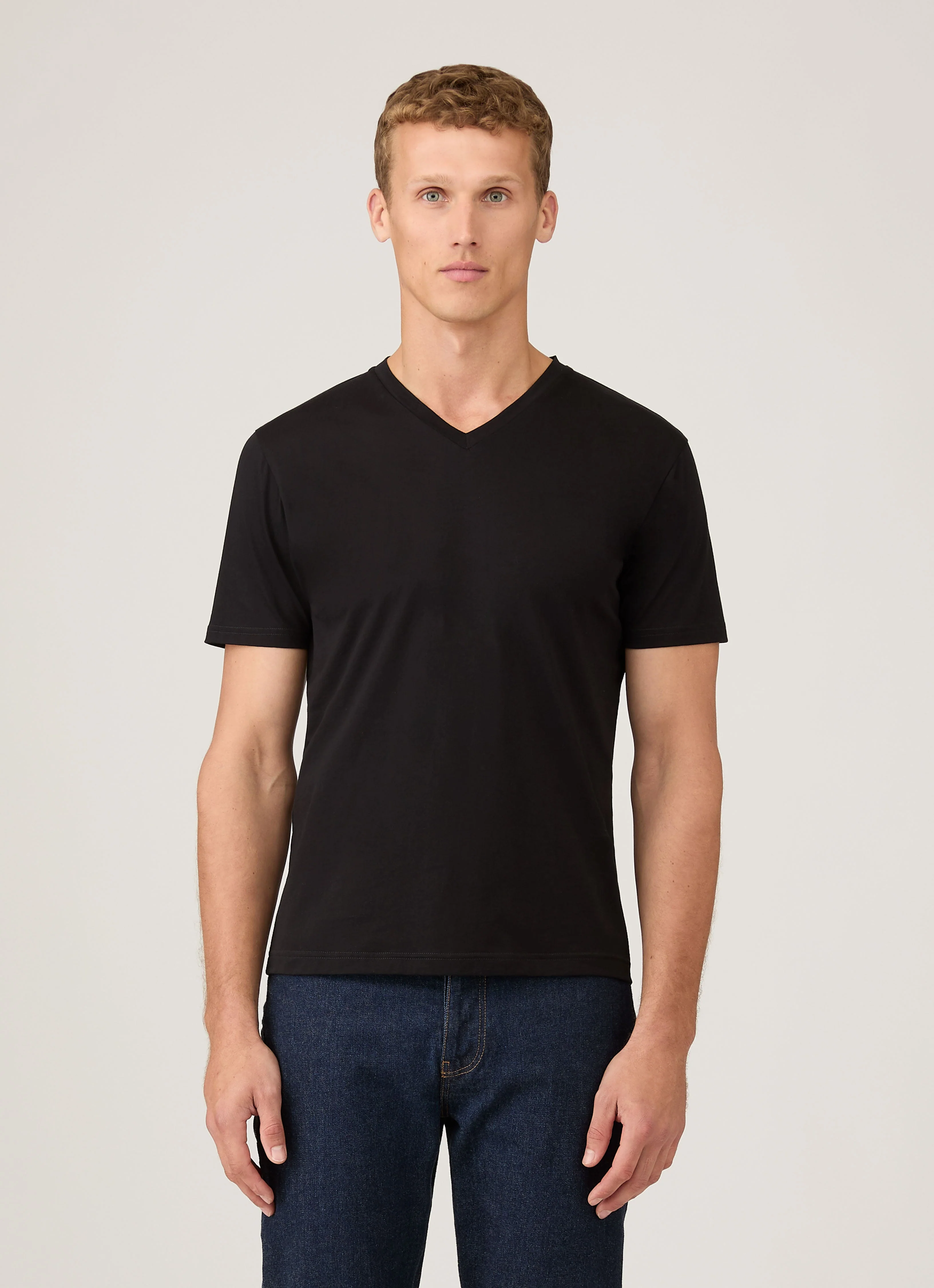 Men's Riviera V-neck T-shirt in Black - Image 2