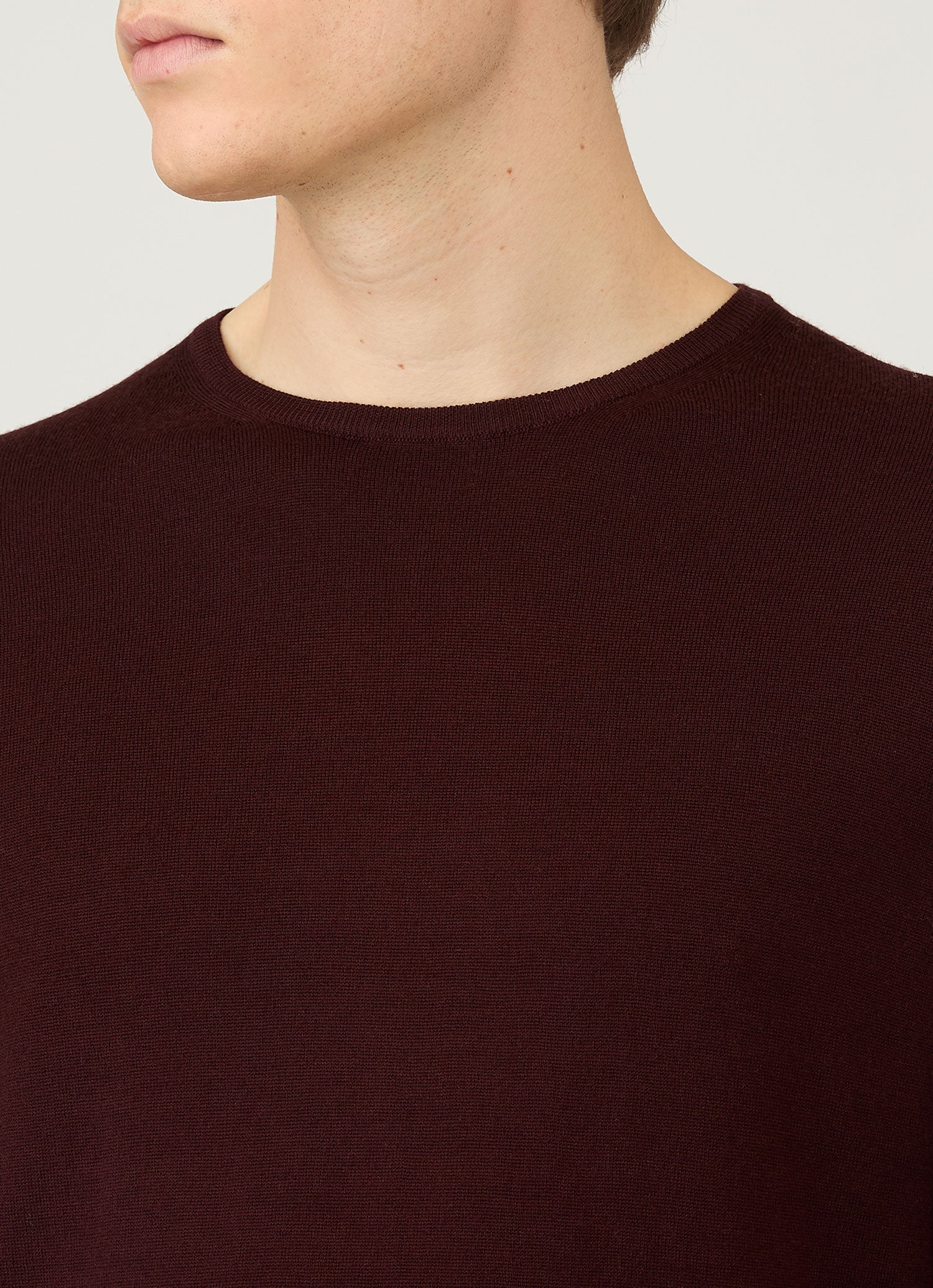 Men's Extra-Fine Merino Crew Neck in Bakelite - Image 6