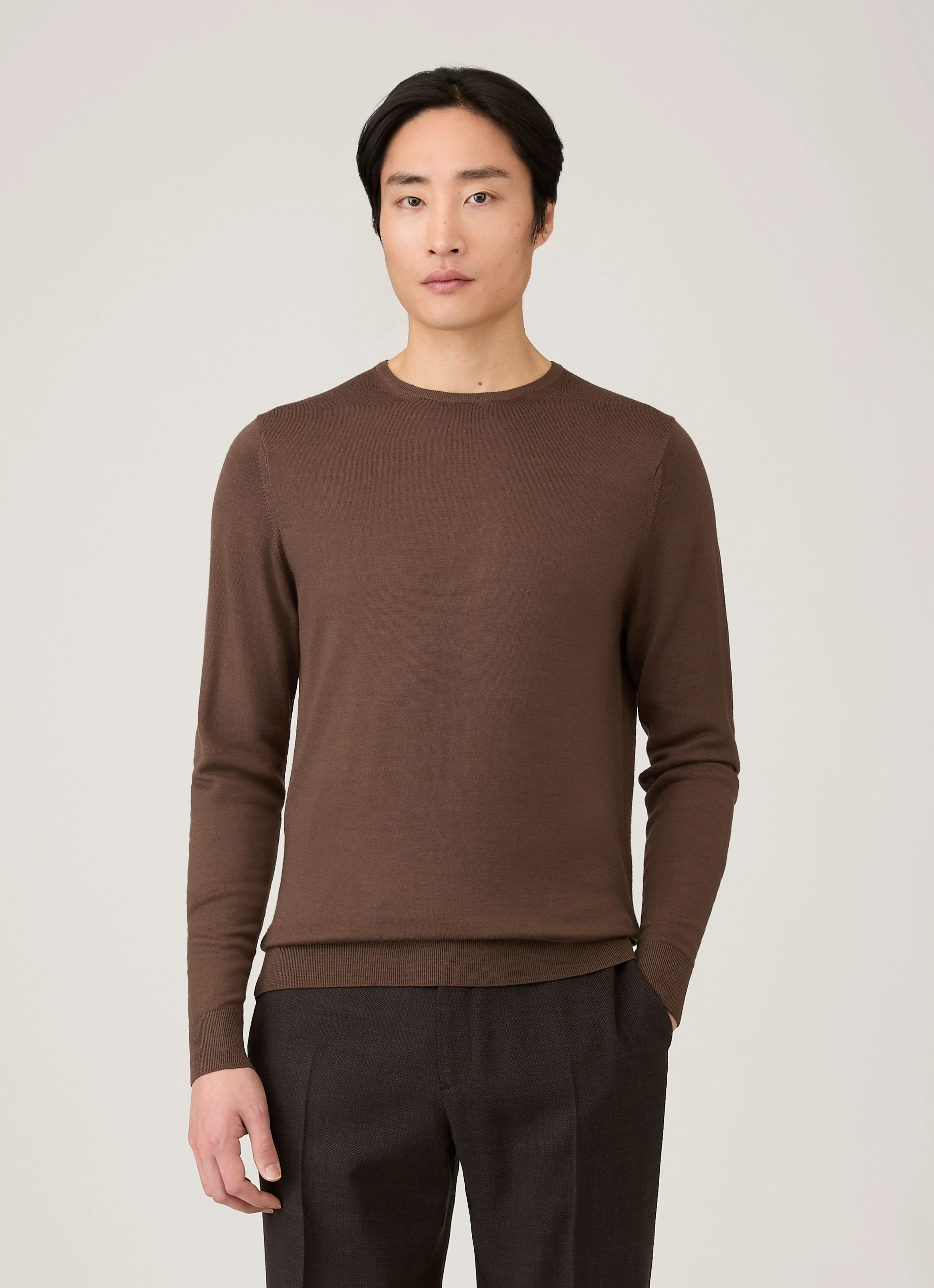 Men's Extra-Fine Merino Crew Neck in Bark - Image 2