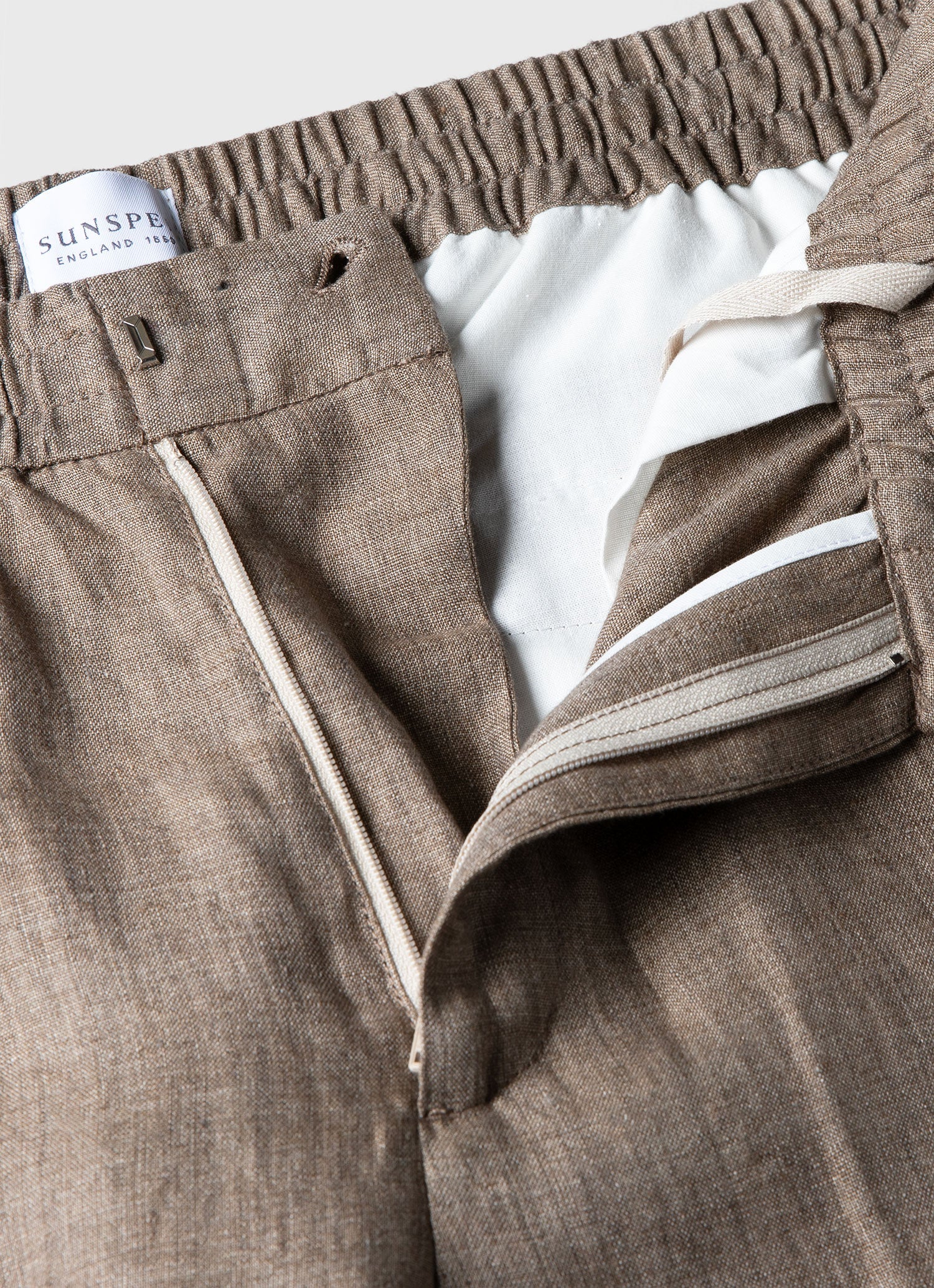 Men's Linen Drawstring Trouser in Dark Sand - Image 3