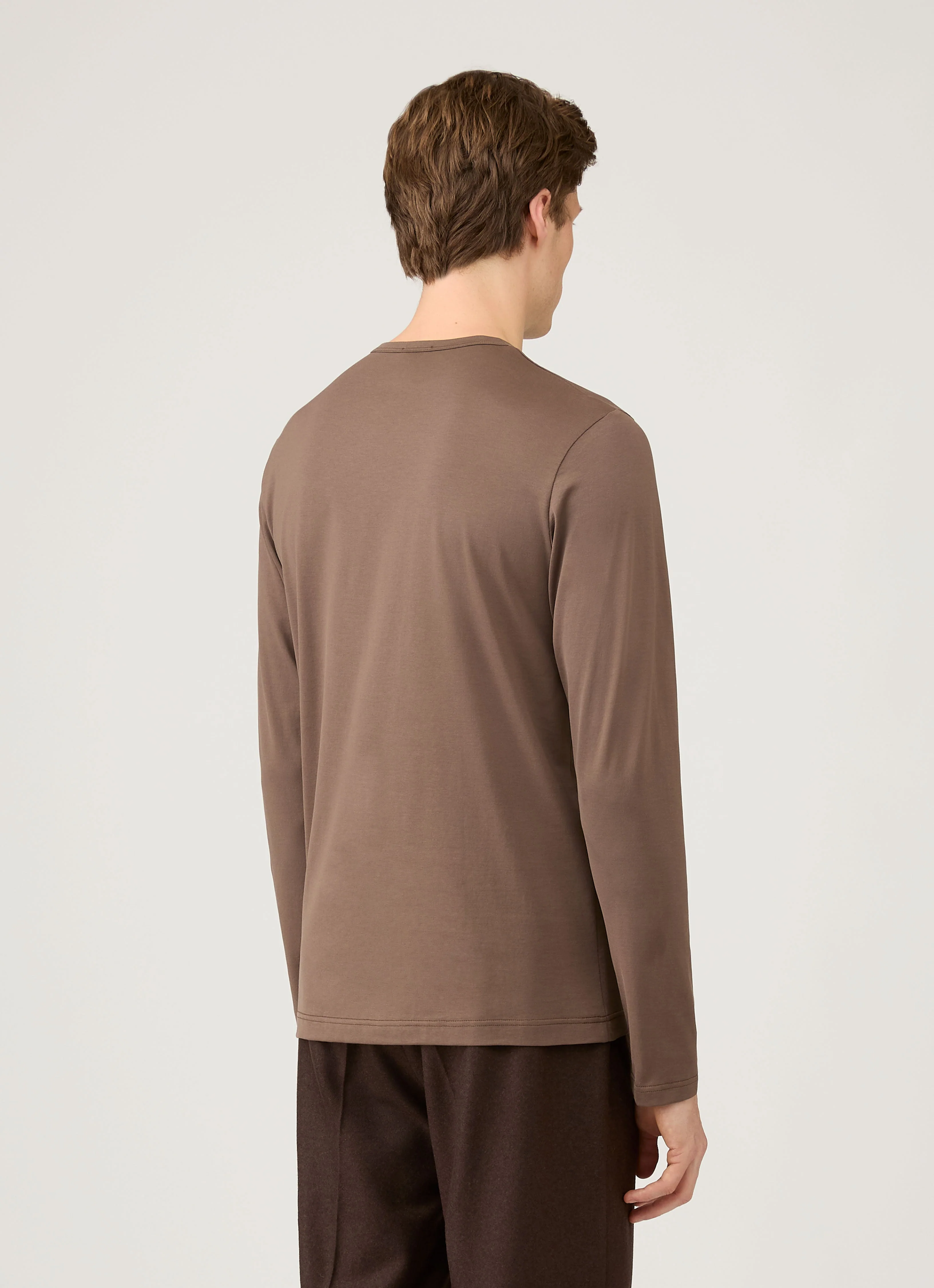 Men's Long Sleeve Classic T-shirt in Bark - Image 5