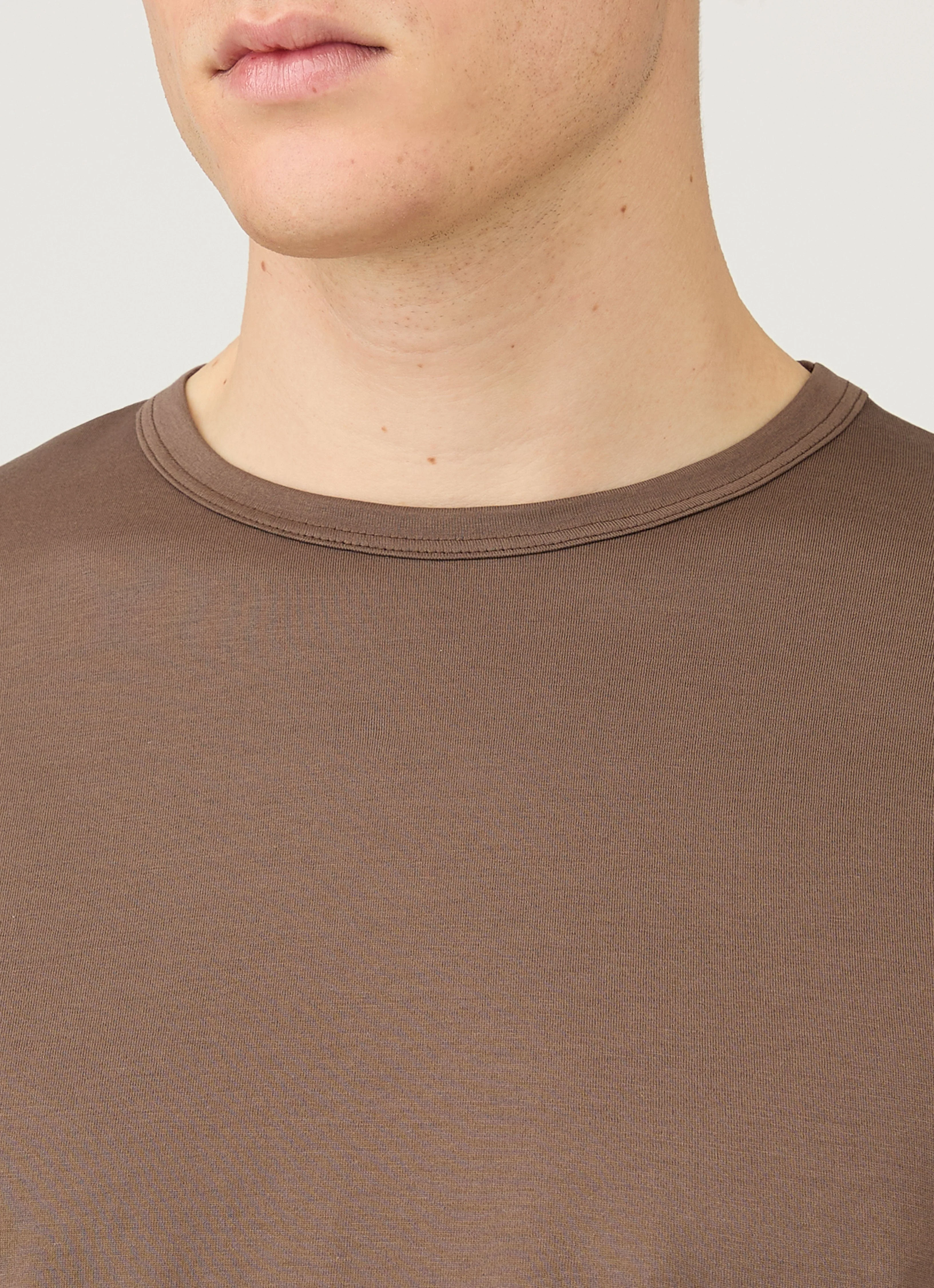 Men's Long Sleeve Classic T-shirt in Bark - Image 6