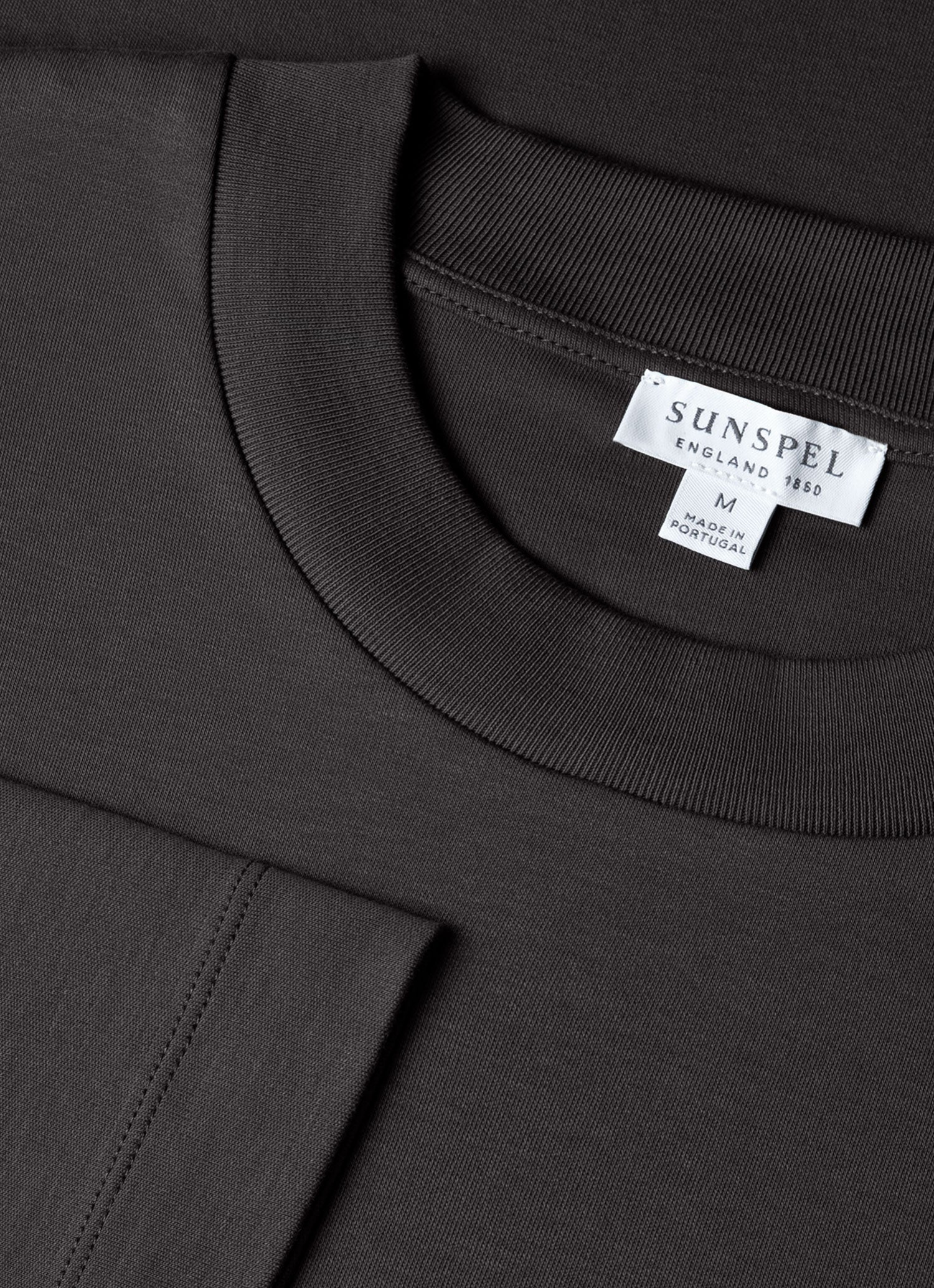 Men's Long Sleeve Heavyweight T-shirt in Charcoal - Image 4