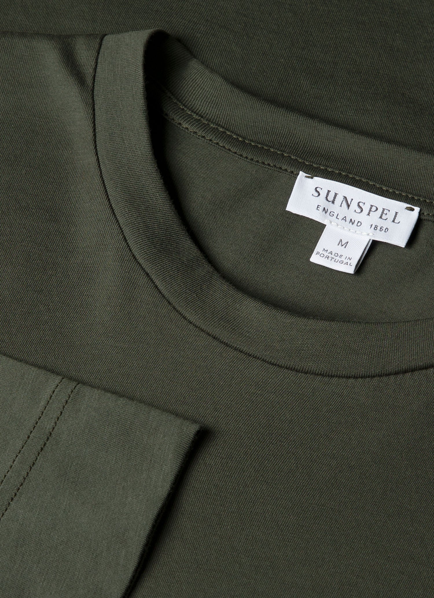 Men's Long Sleeve Riviera Midweight T-shirt in Dark Green - Image 4