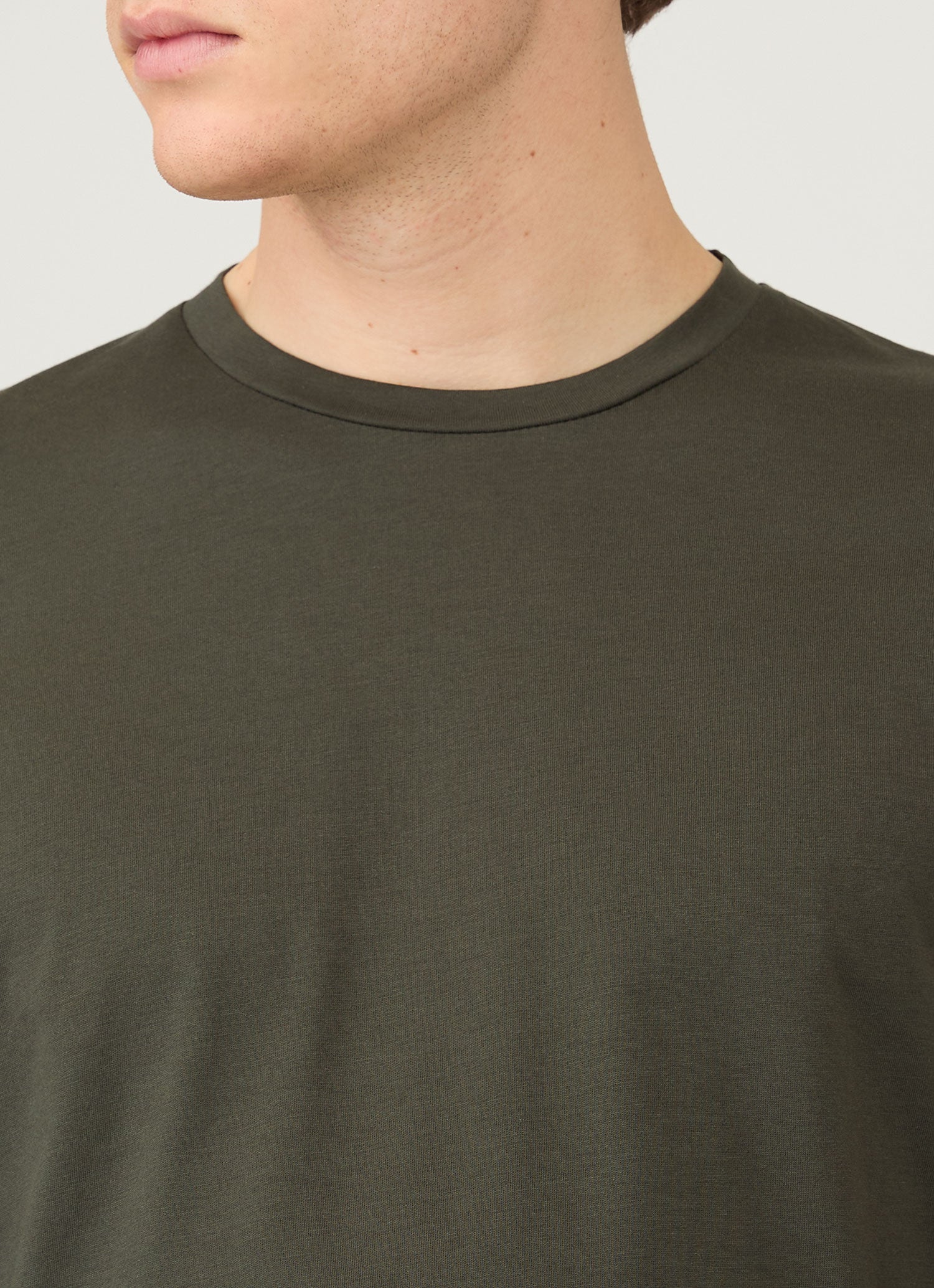 Men's Long Sleeve Riviera Midweight T-shirt in Dark Green - Image 6