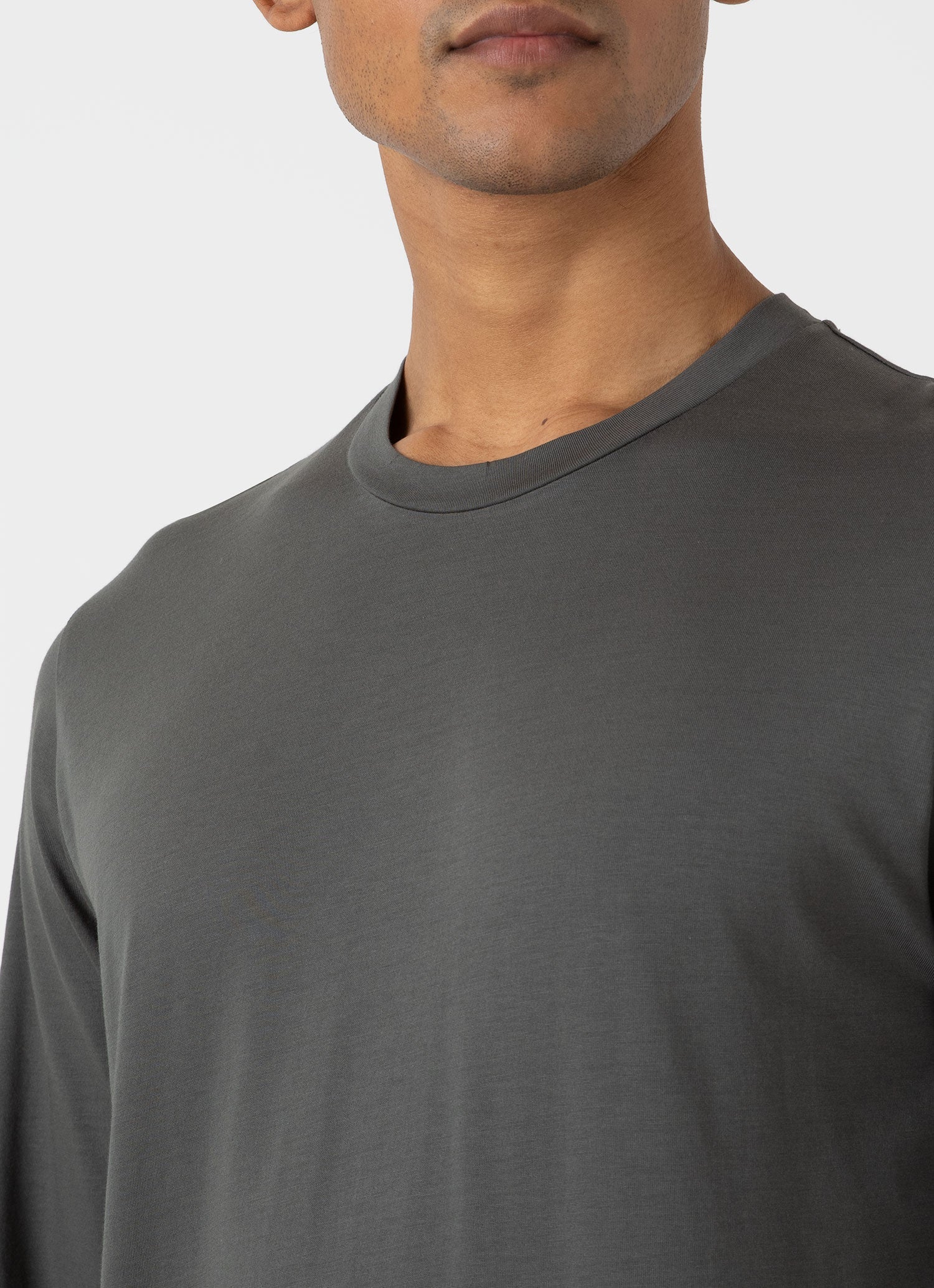 Men's Long Sleeve Riviera Midweight T-shirt in Drill Green - Image 6