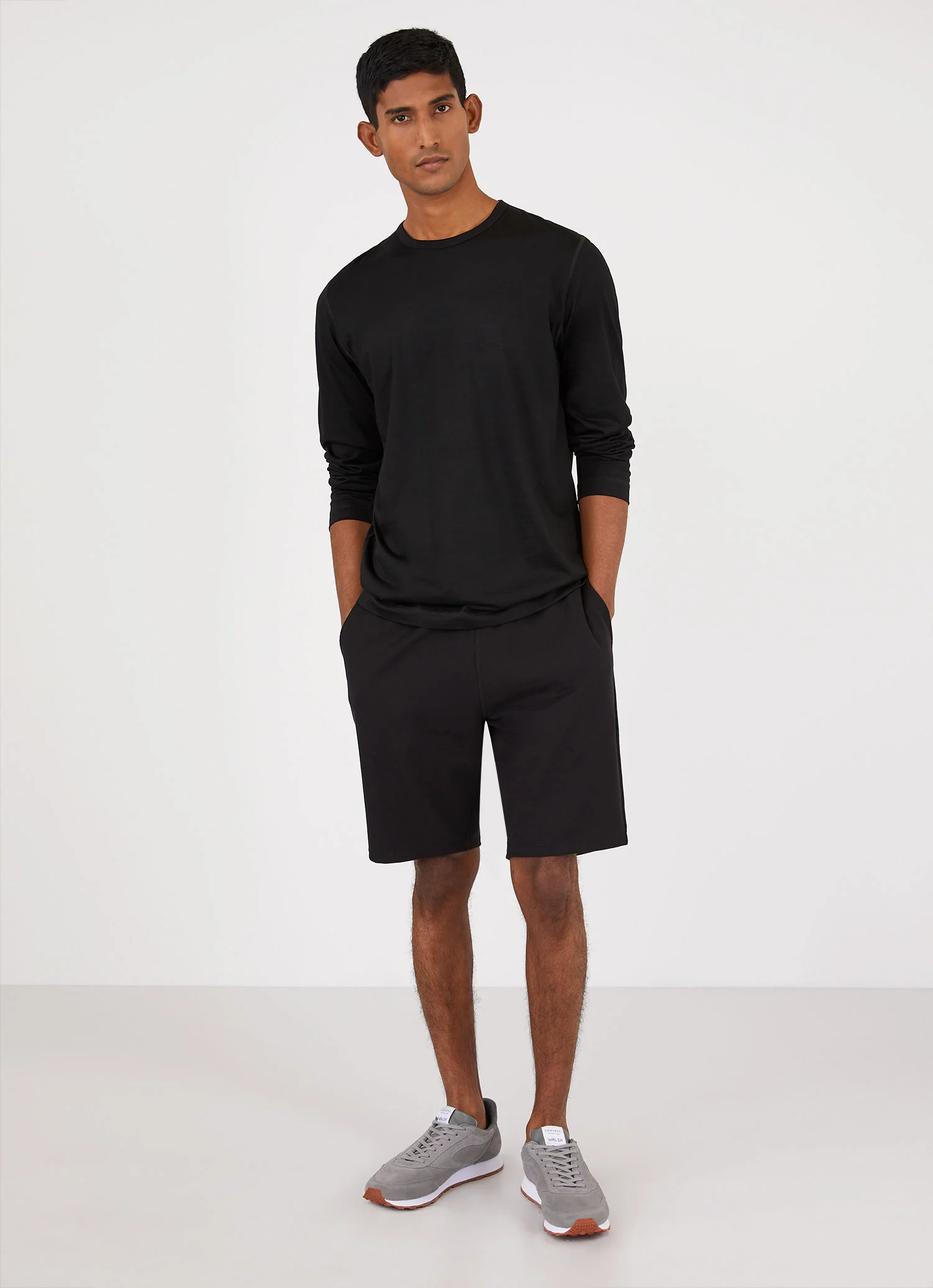 Men's Merino Long Sleeve Base Layer in Black - Image 3