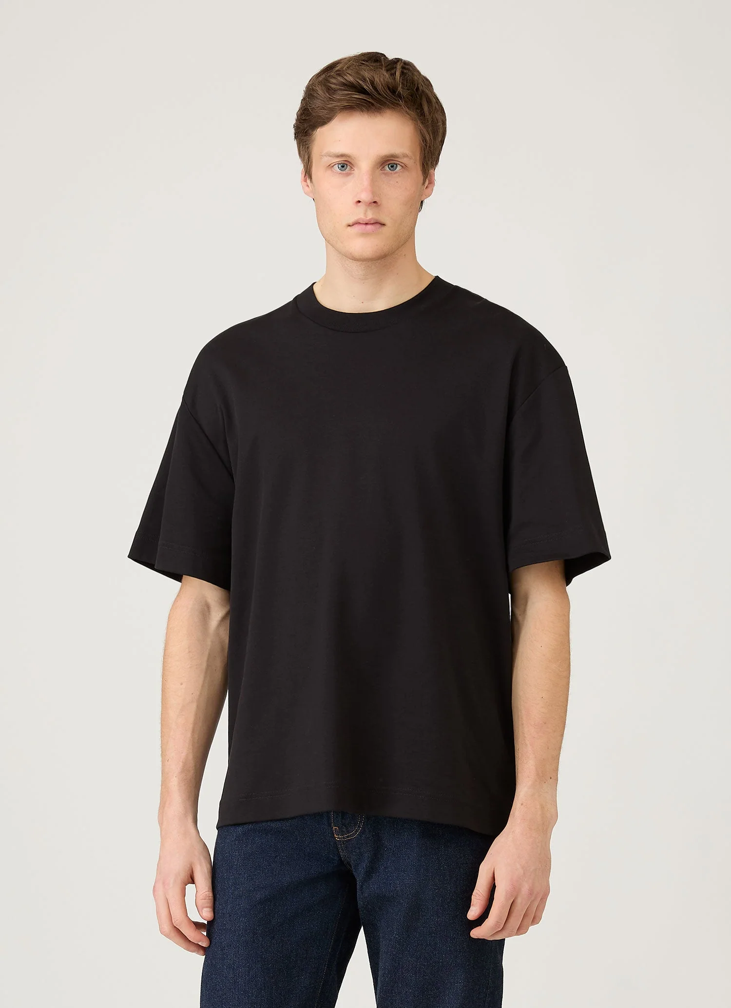 Men's Oversized Heavyweight T-shirt in Black - Image 2