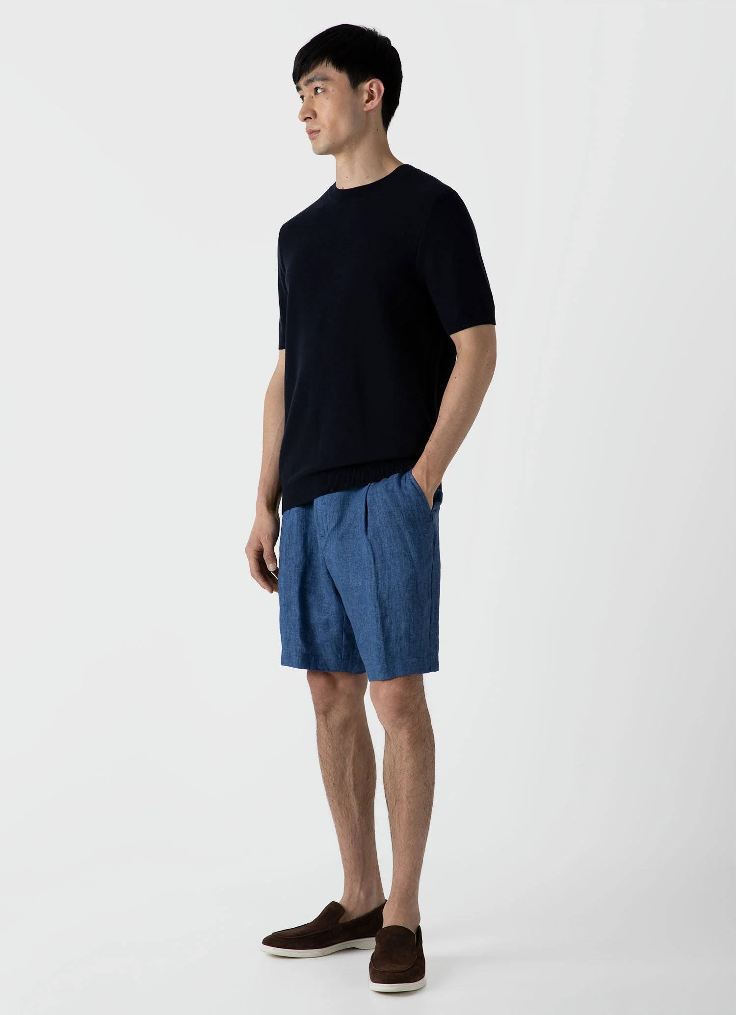Men's Pleated Linen Short in Blue Melange - Image 2