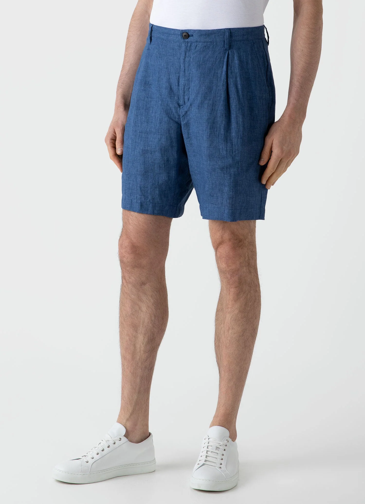 Men's Pleated Linen Short in Blue Melange - Image 3