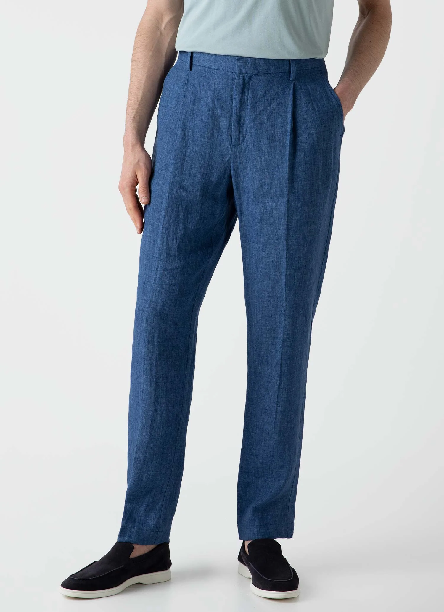 Men's Pleated Linen Trouser in Blue Melange - Image 3