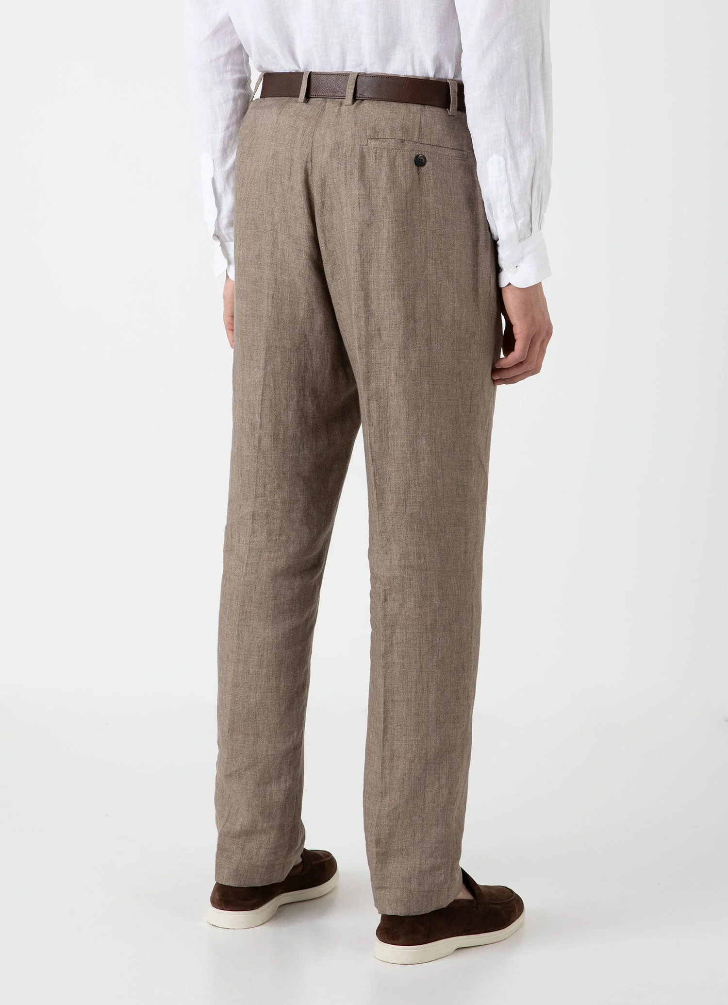 Men's Pleated Linen Trouser in Dark Sand - Image 5