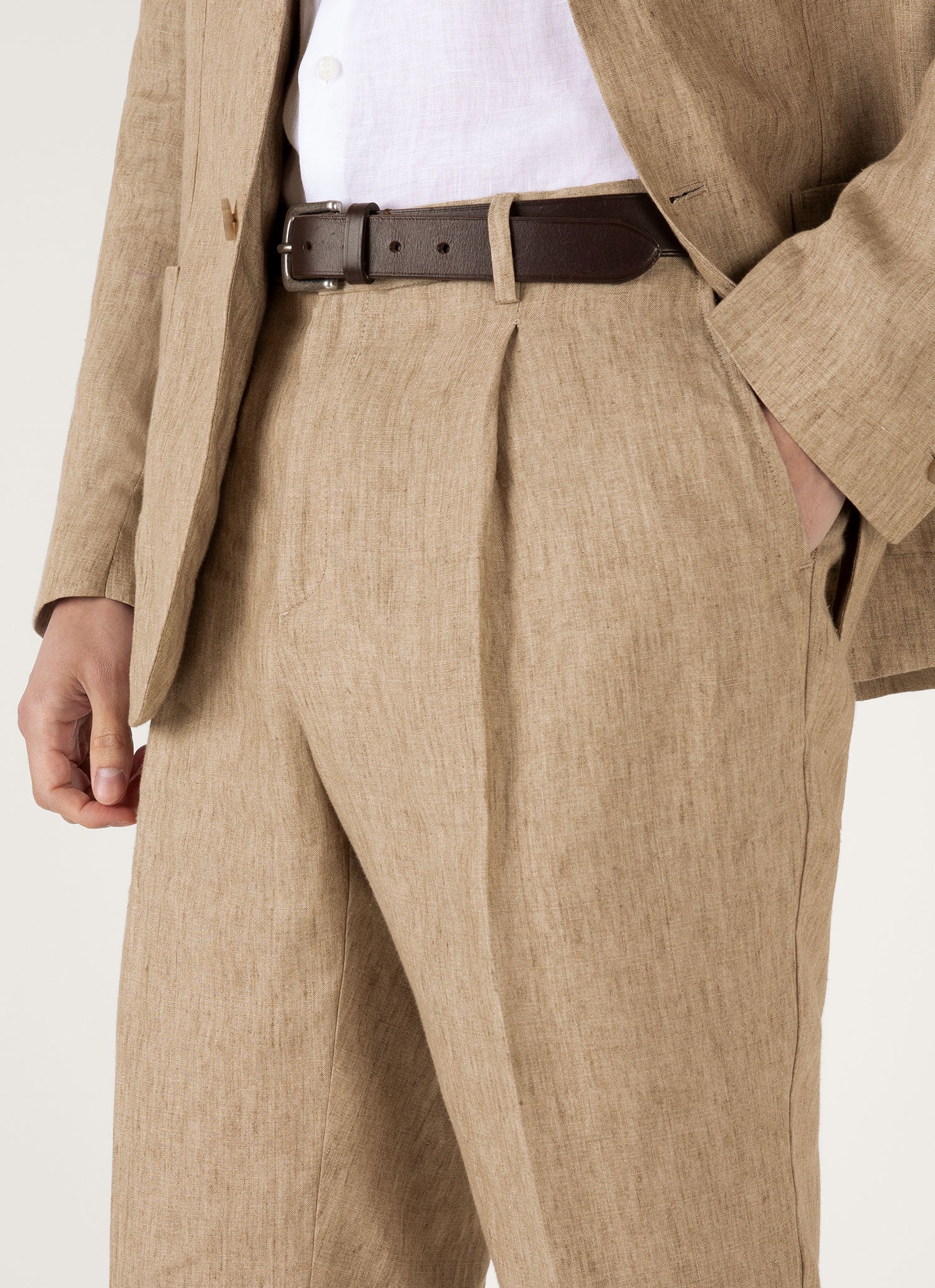 Men's Pleated Linen Trouser in Dune Melange - Image 6