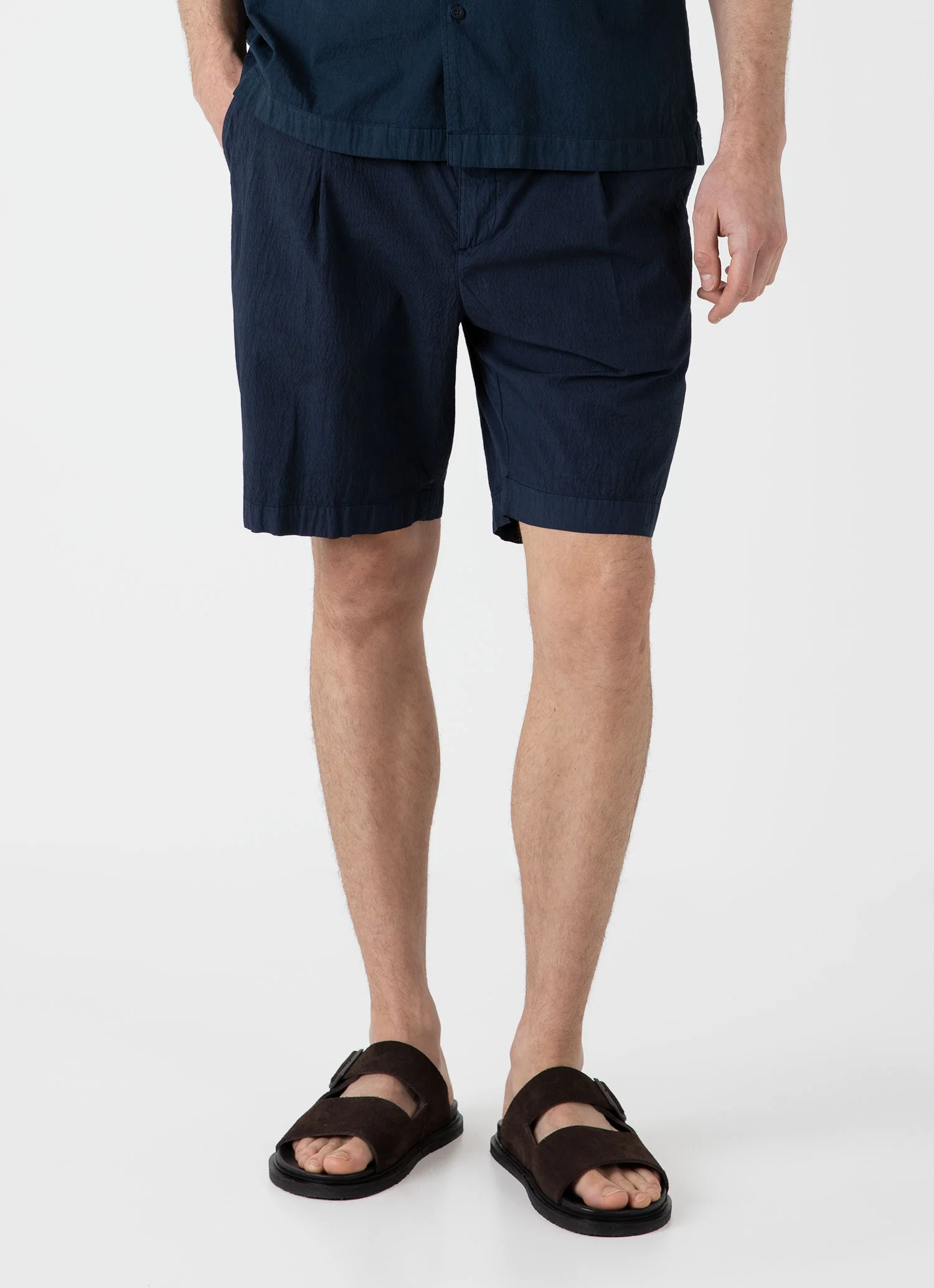Men's Pleated Seersucker Short in Navy - Image 3