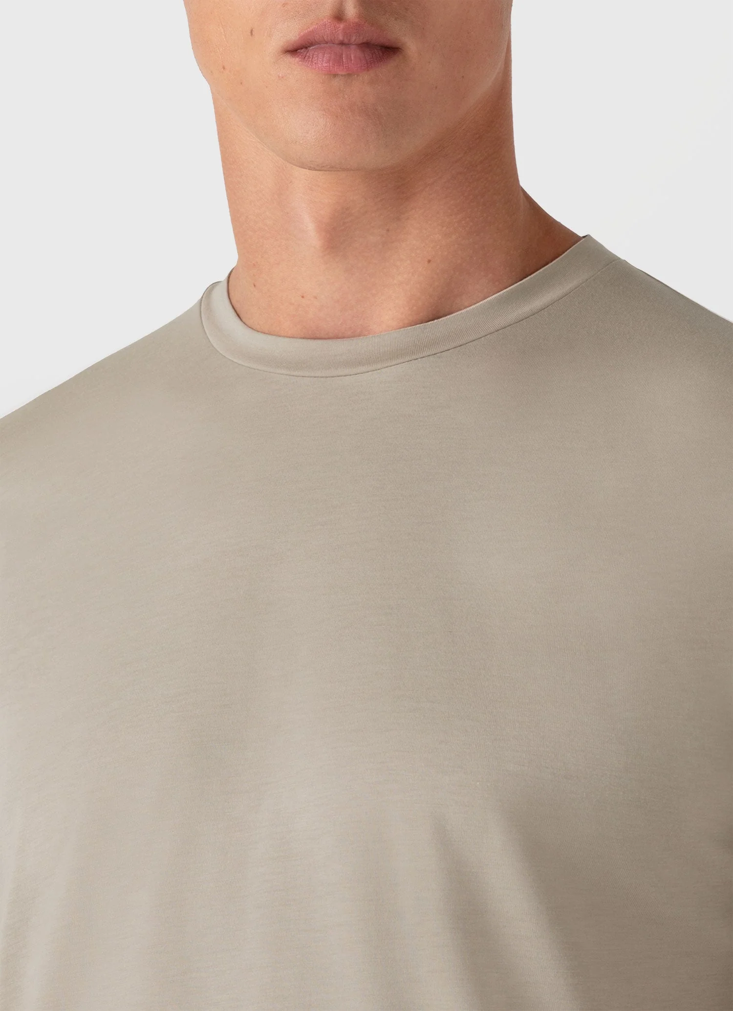 Men's Riviera Midweight T-shirt in Ash Grey - Image 6