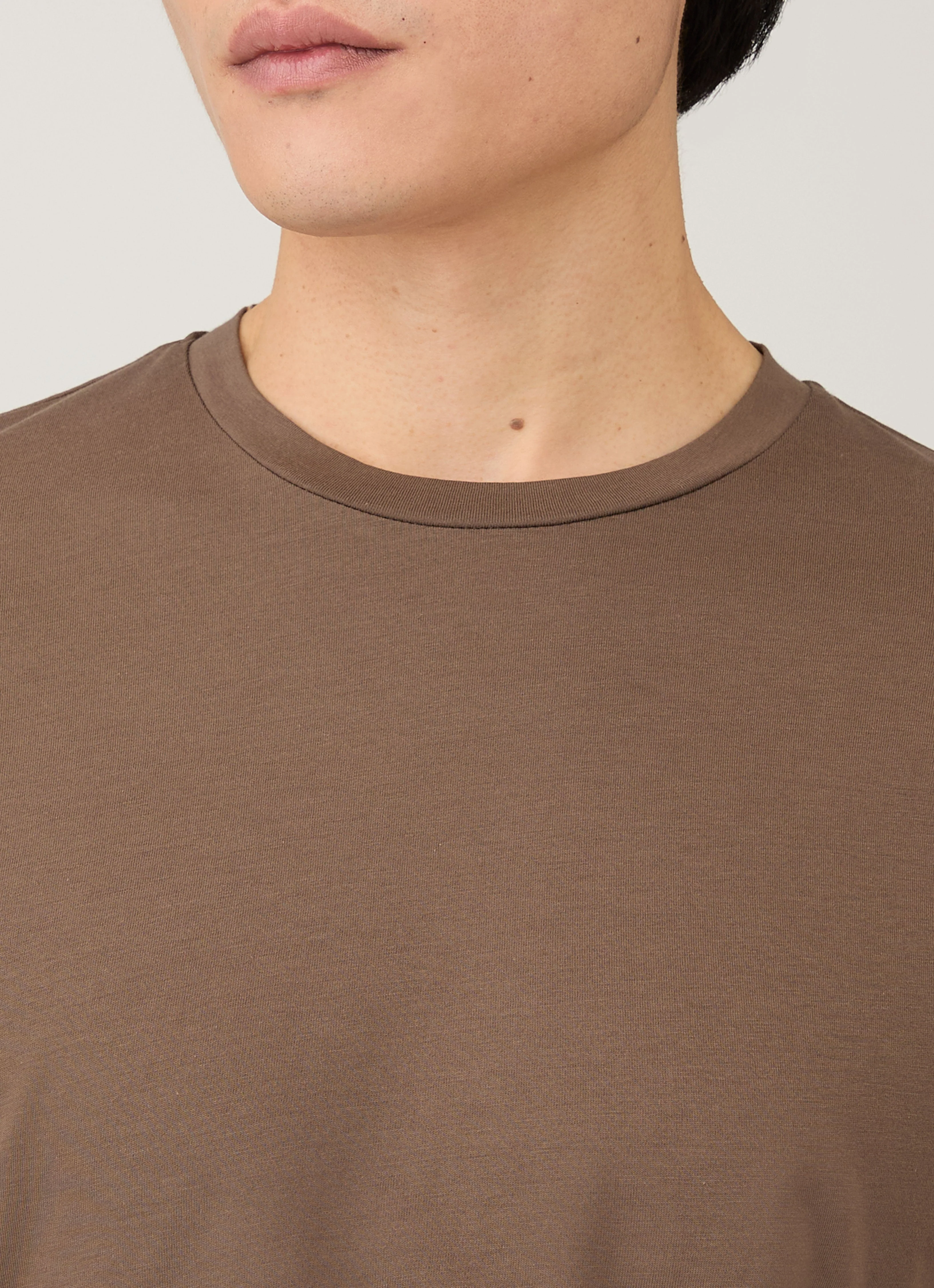 Men's Riviera Midweight T-shirt in Bark - Image 6