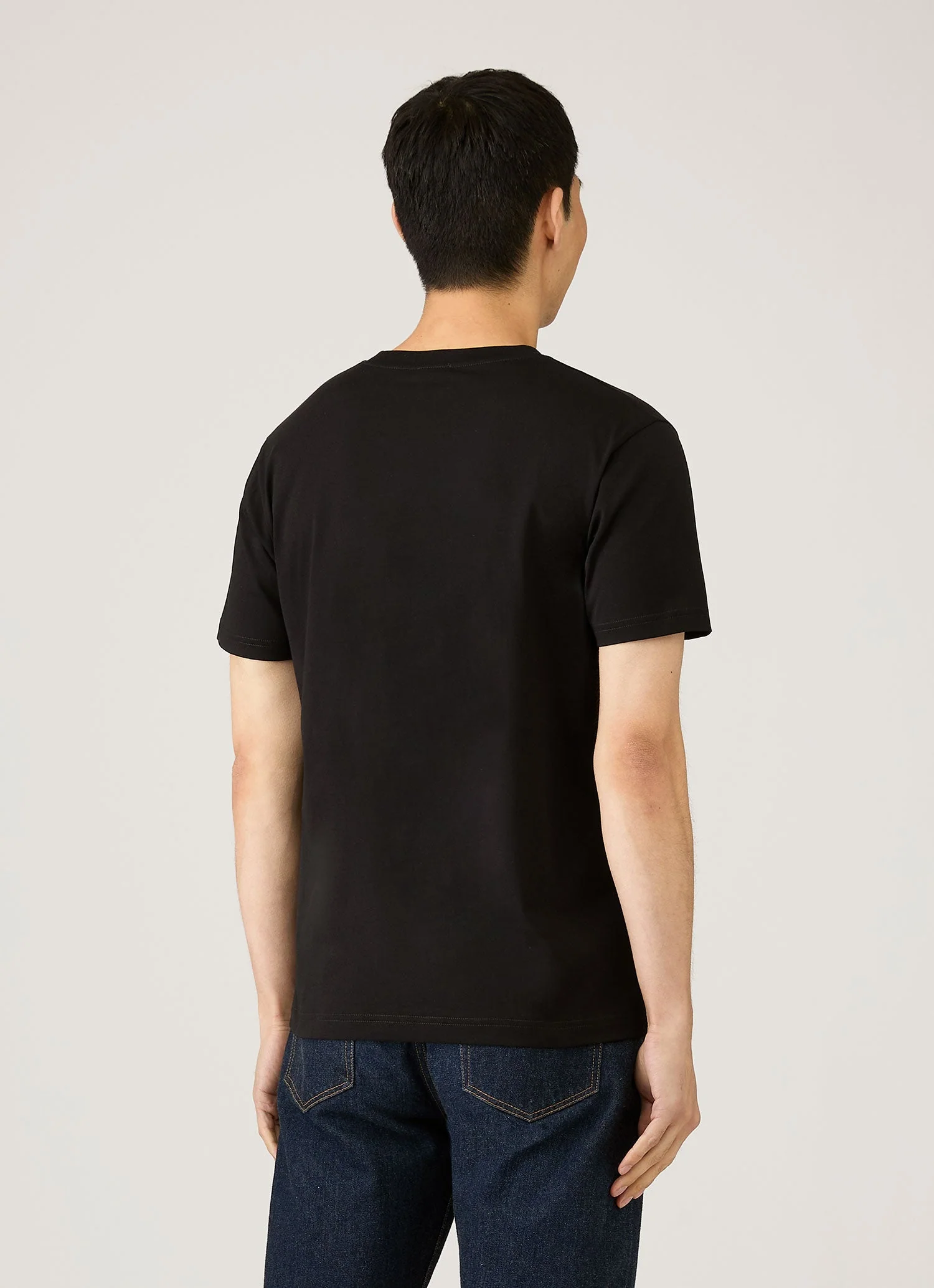 Men's Riviera Midweight T-shirt in Black - Image 5