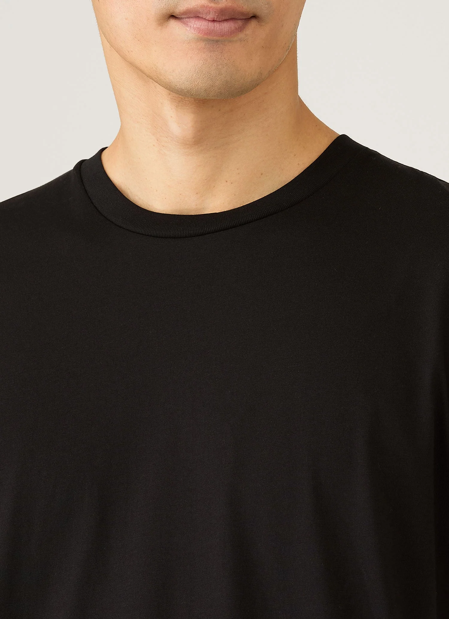 Men's Riviera Midweight T-shirt in Black - Image 6
