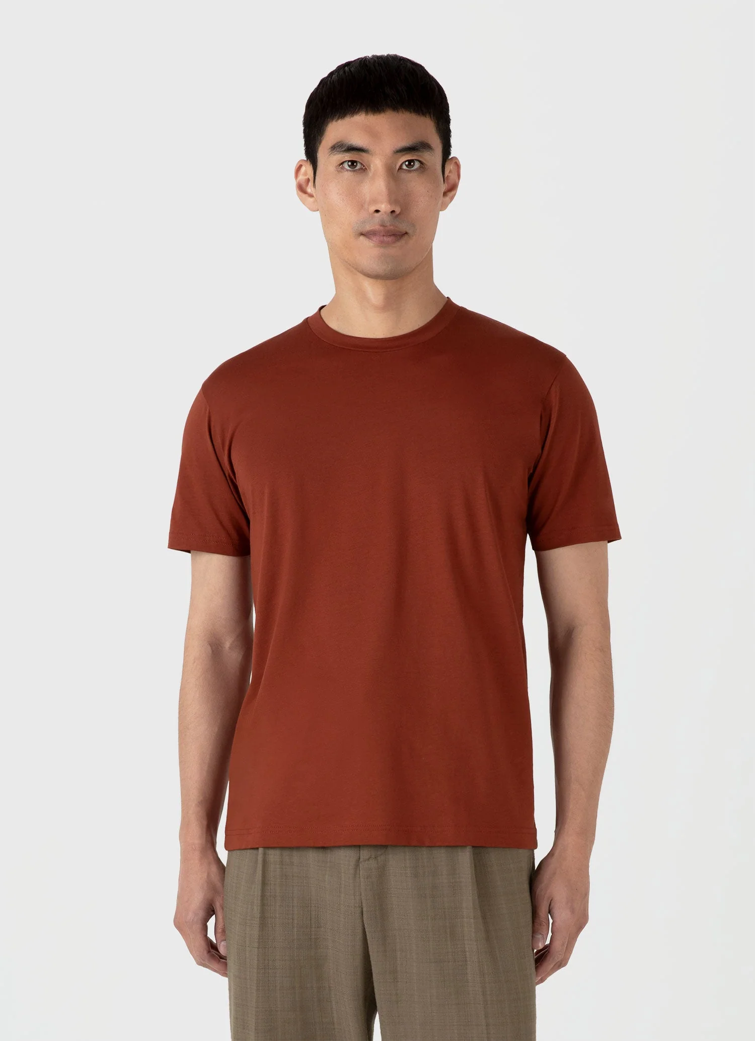 Men's Riviera Midweight T-shirt in Dark Clay - Image 2
