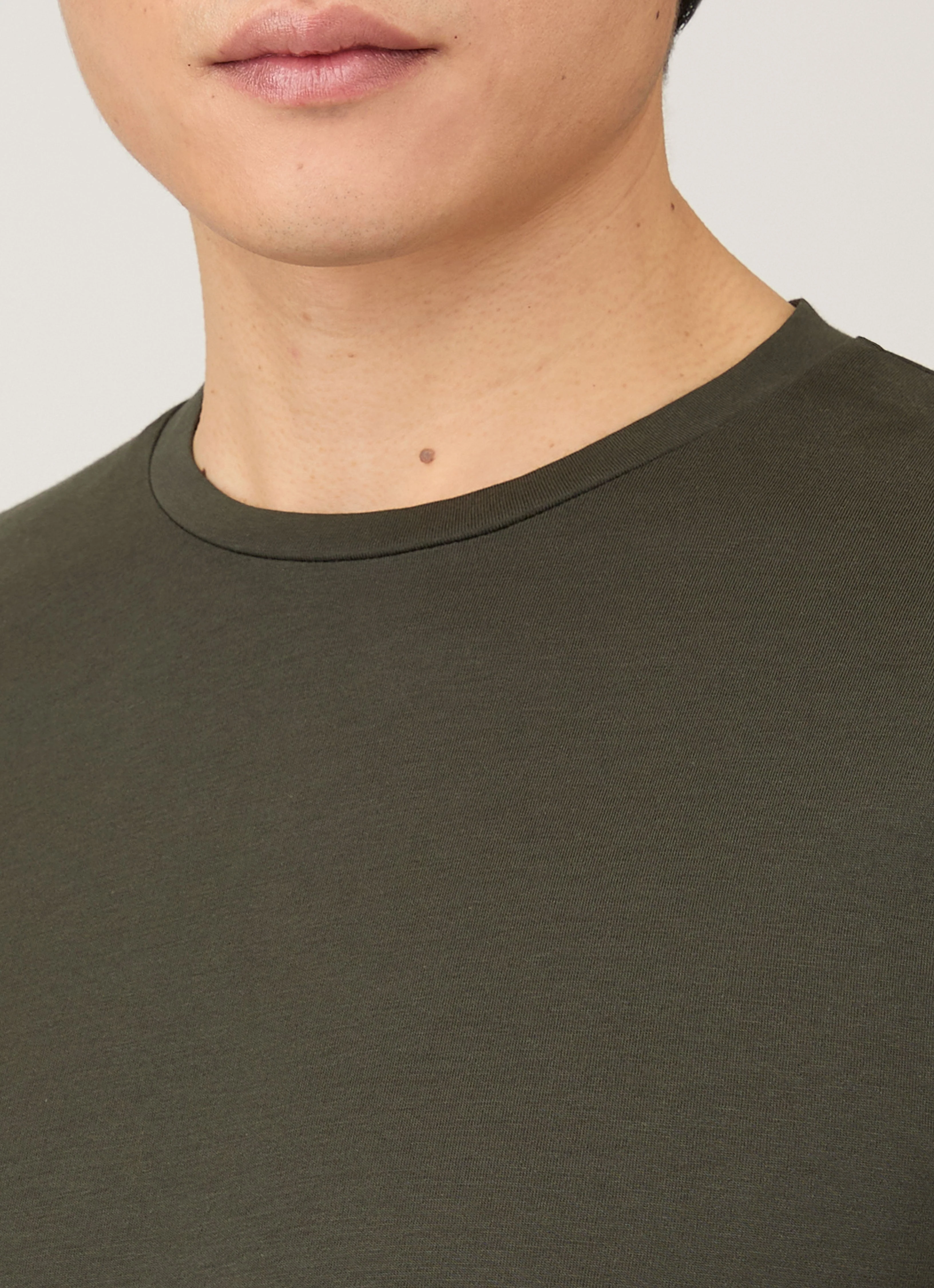 Men's Riviera Midweight T-shirt in Dark Green - Image 6
