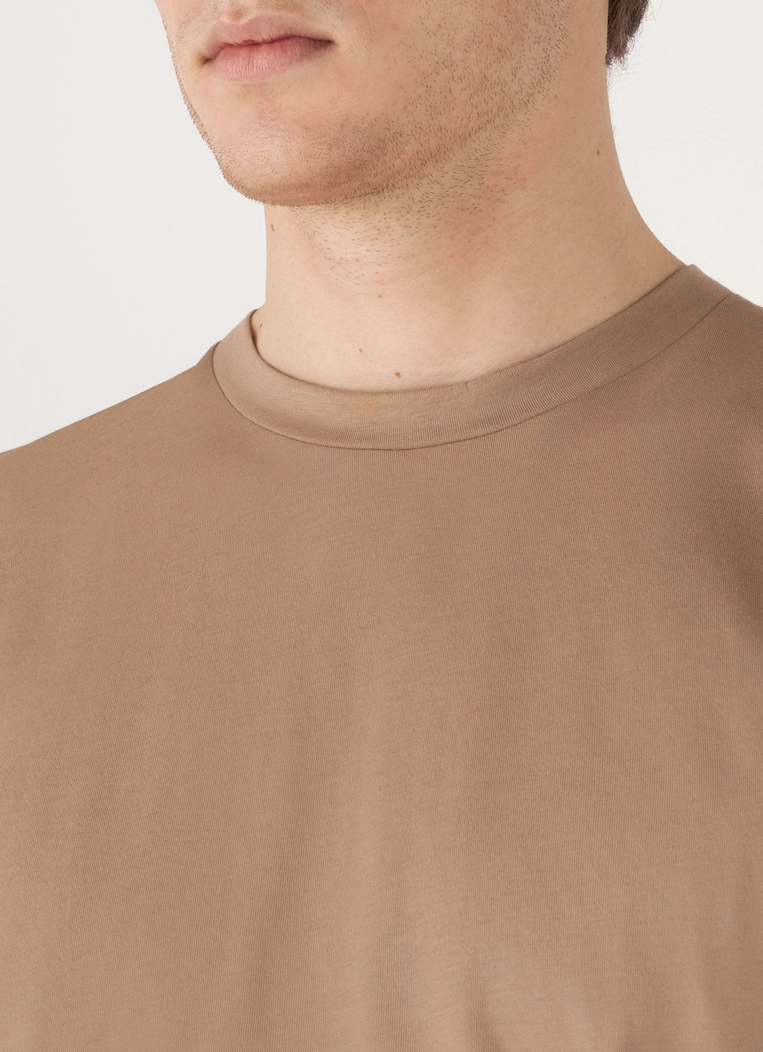 Men's Riviera Midweight T-shirt in Dune - Image 6
