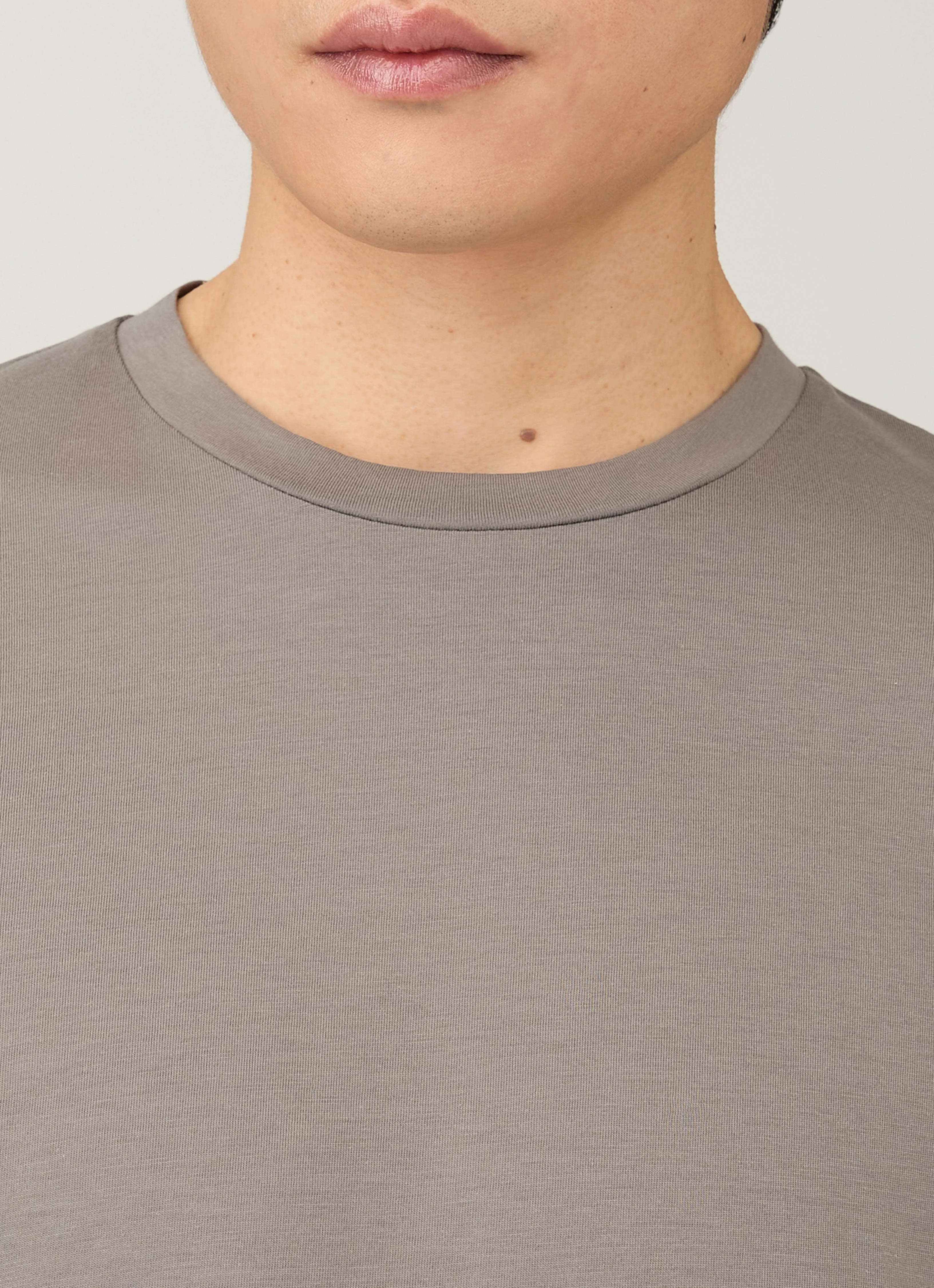 Men's Riviera Midweight T-shirt in Iron Grey - Image 6