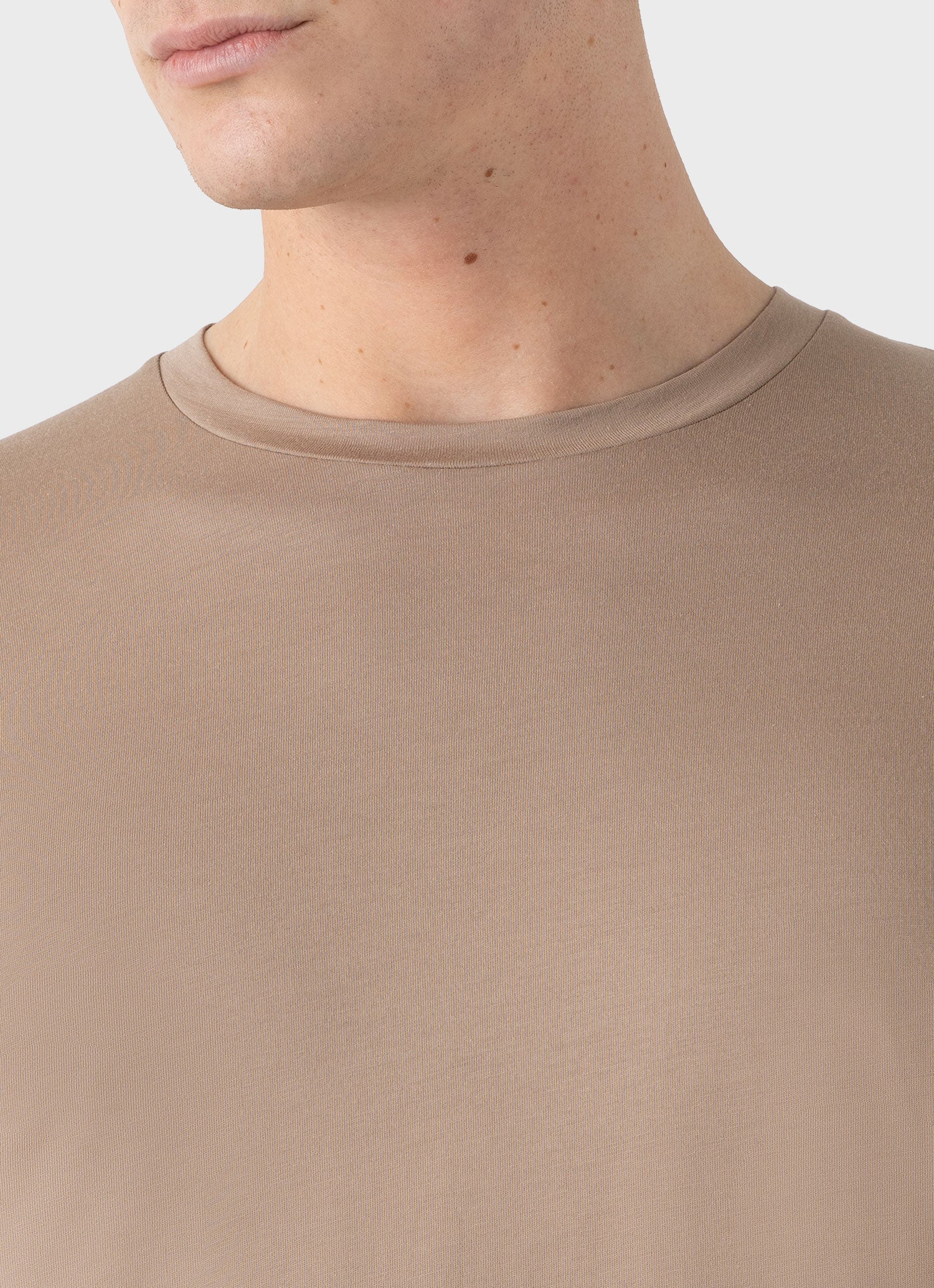 Men's Riviera Midweight T-shirt in Sandstone - Image 6