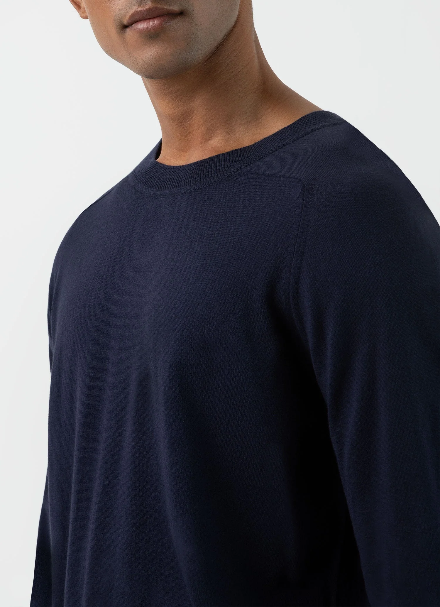 Men's Sea Island Cashmere Crew Neck Jumper in Navy - Image 6