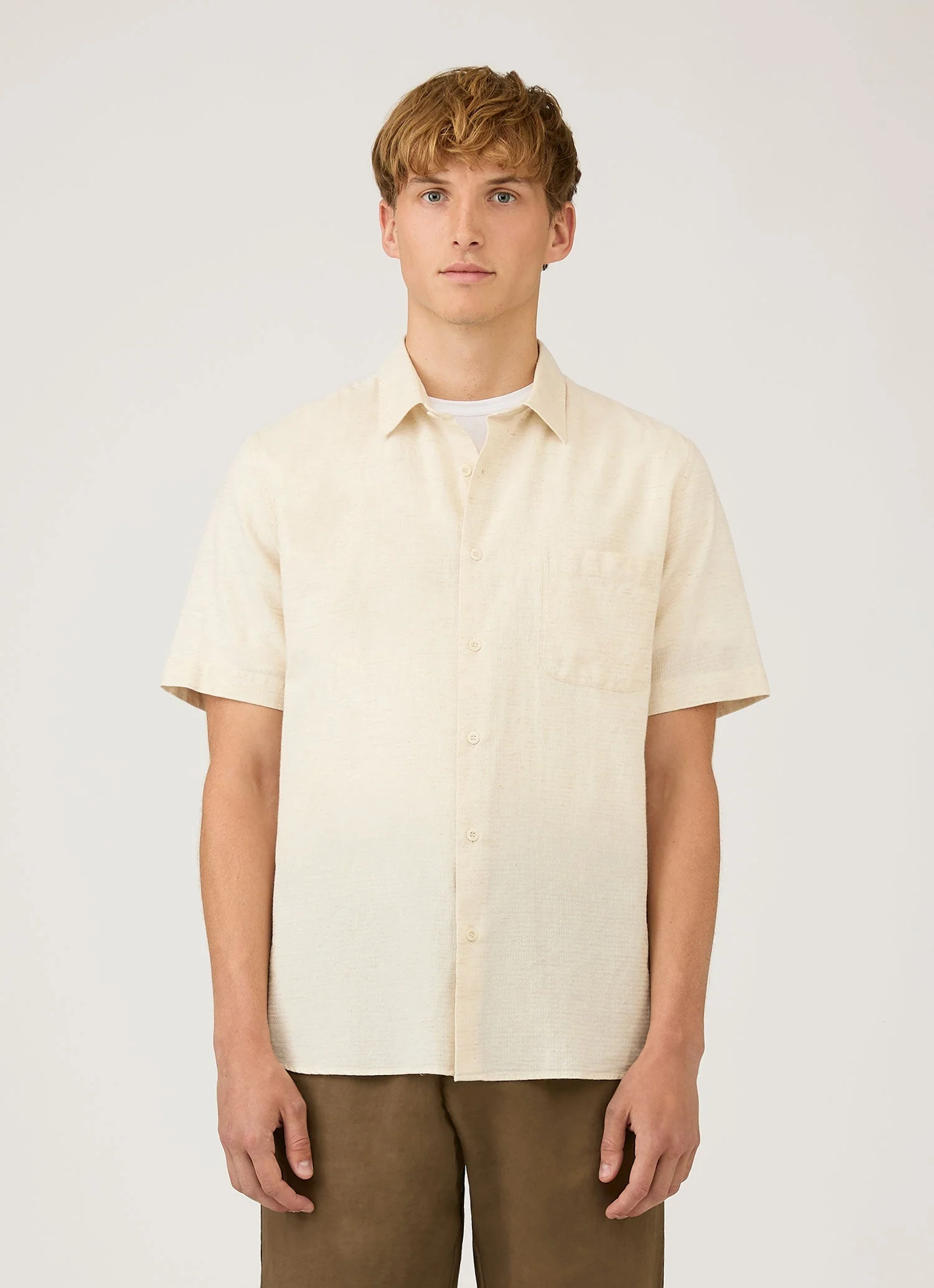 Men's Short Sleeve Cotton Linen Shirt in Ecru - Image 2