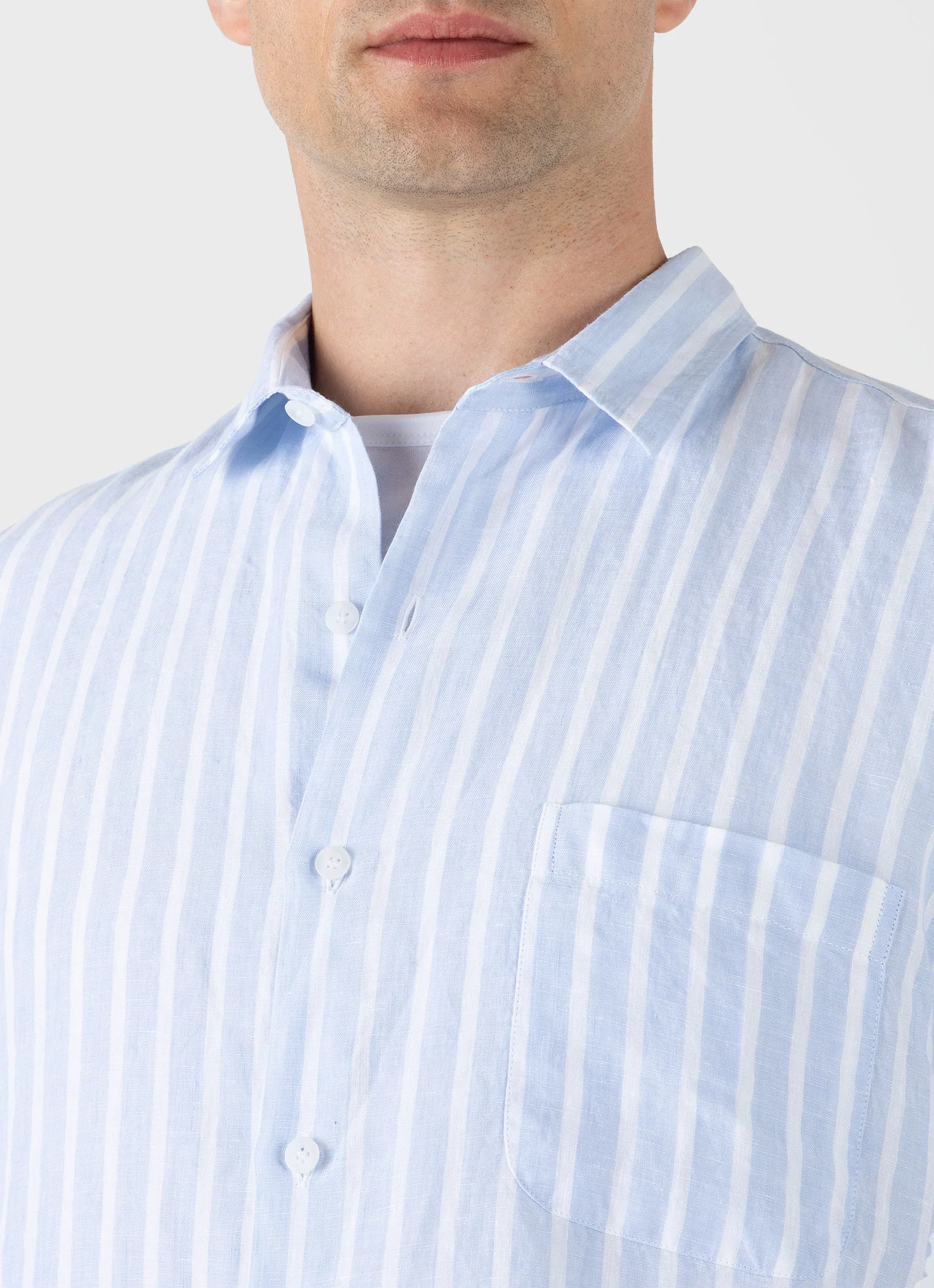 Men's Short Sleeve Linen Shirt in Light Blue/White - Image 6