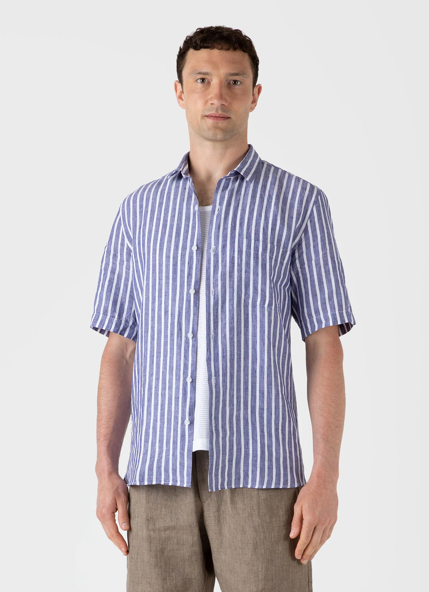 Men's Short Sleeve Linen Shirt in Navy/White - Image 2