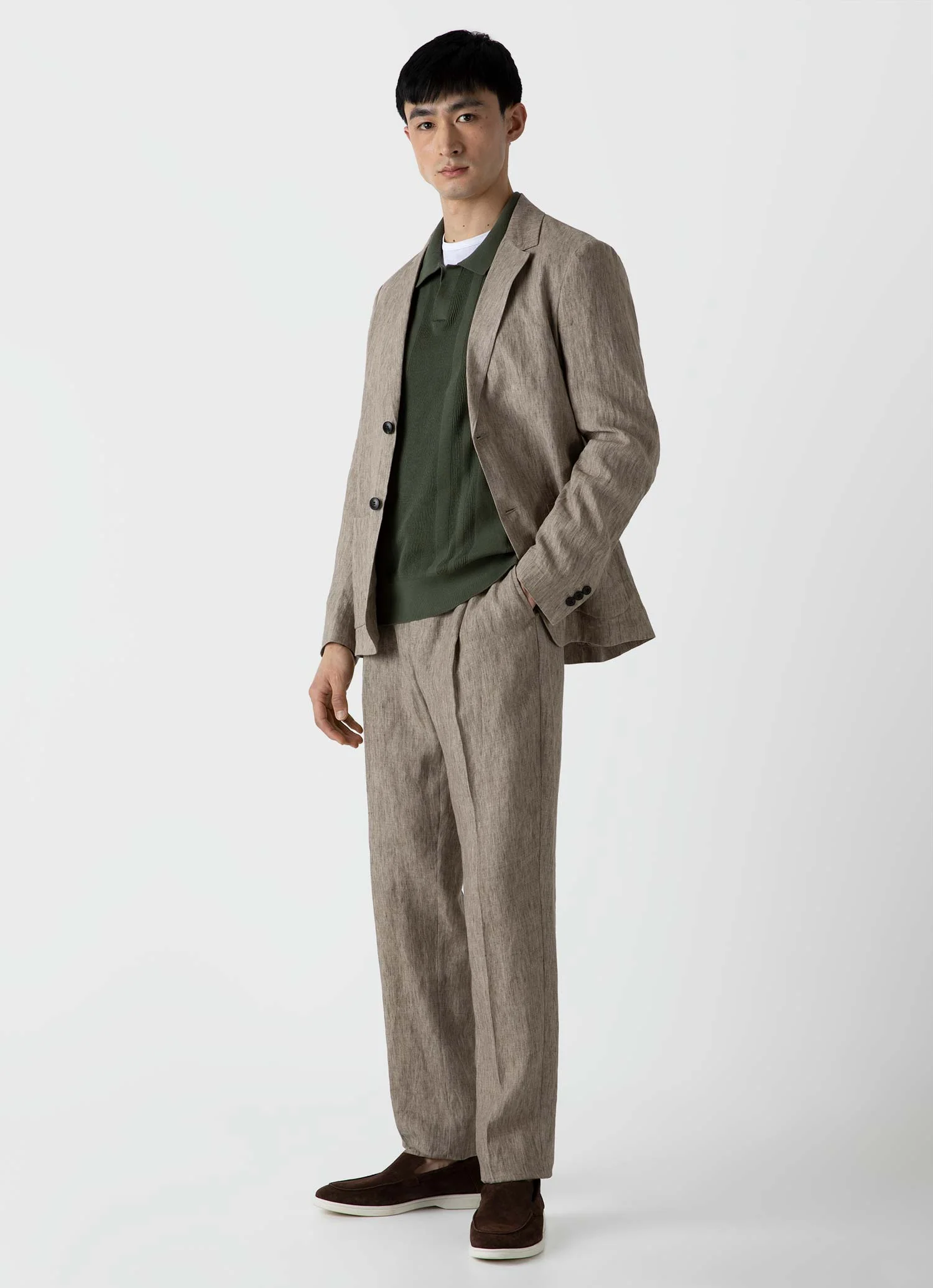 Men's Pleated Linen Trouser in Dark Stone - Image 2