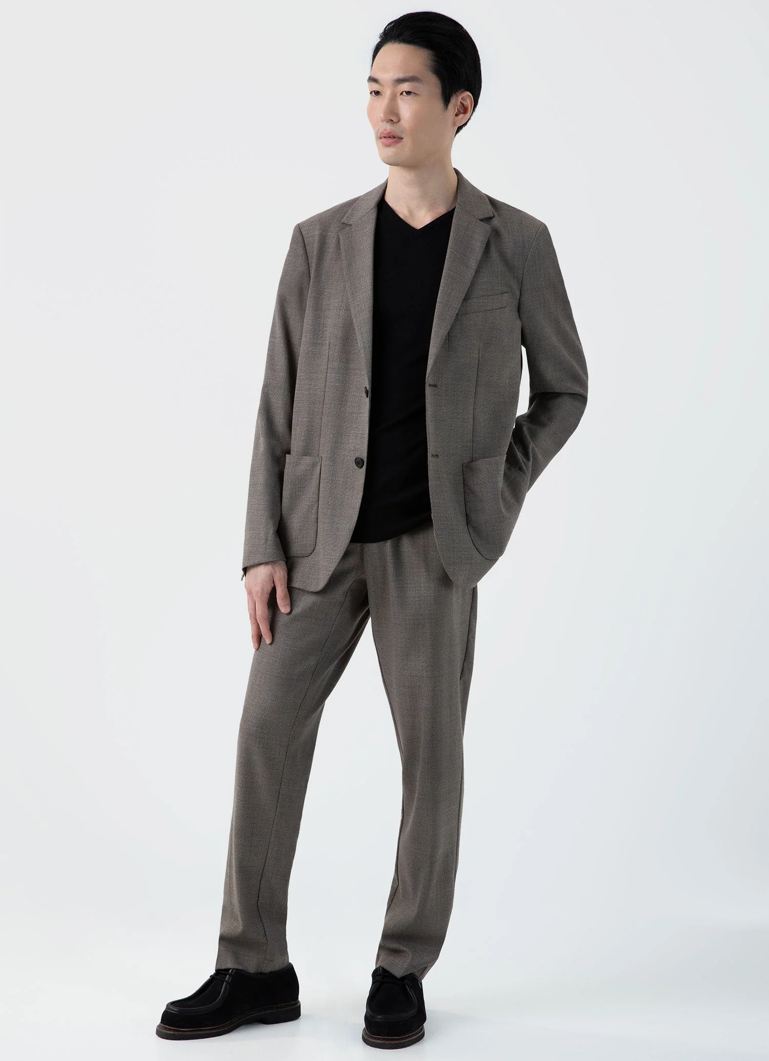 Men's Extra-Fine Merino V-neck in Black - Image 3