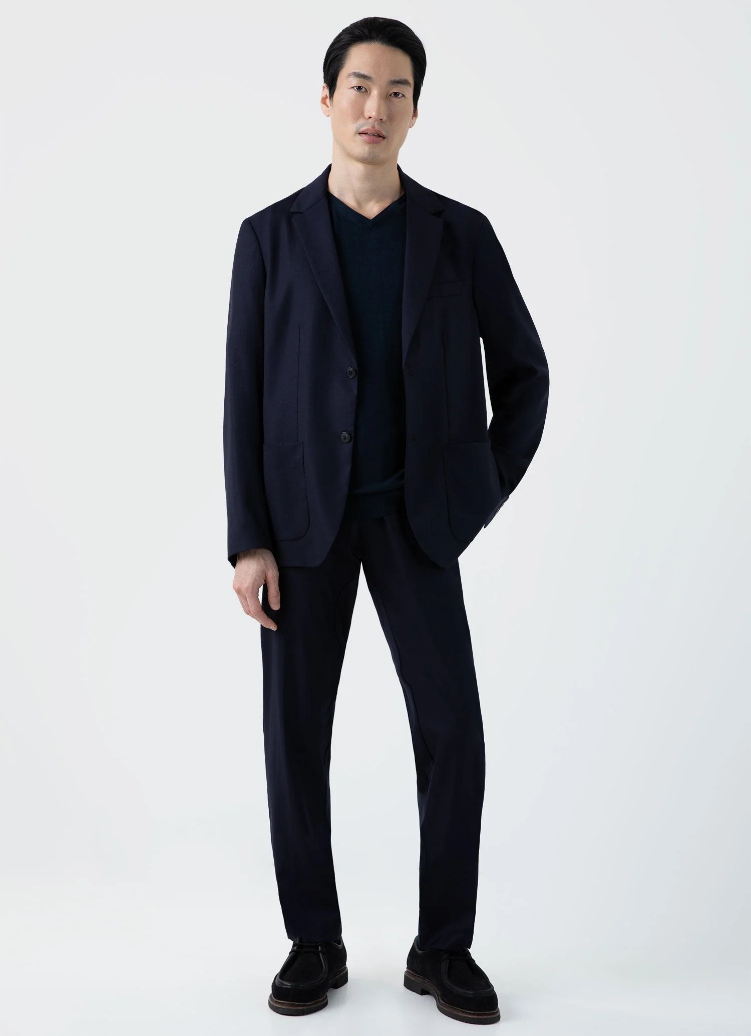 Men's Extra-Fine Merino V-neck in Light Navy - Image 3